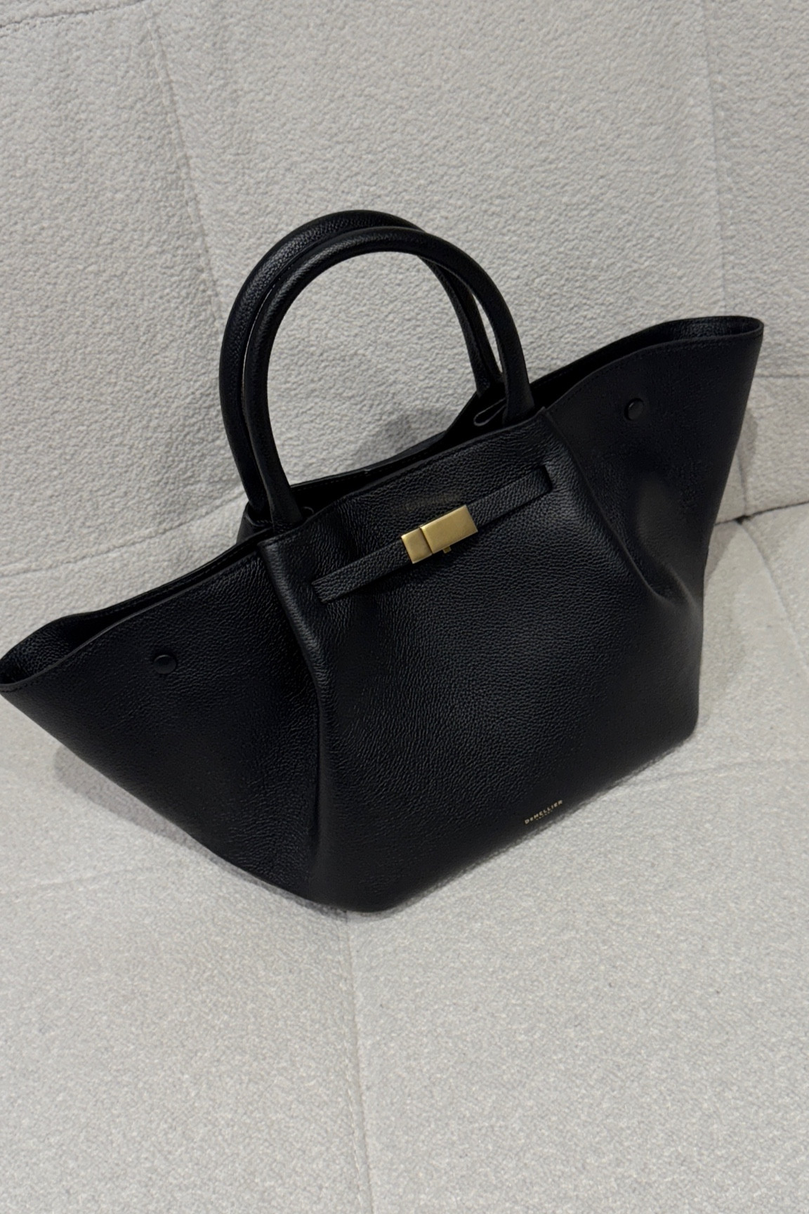 Picked up a new Demellier New York Midi Black bag 🖤

#LTKbag #LTKeurope #LTKuk