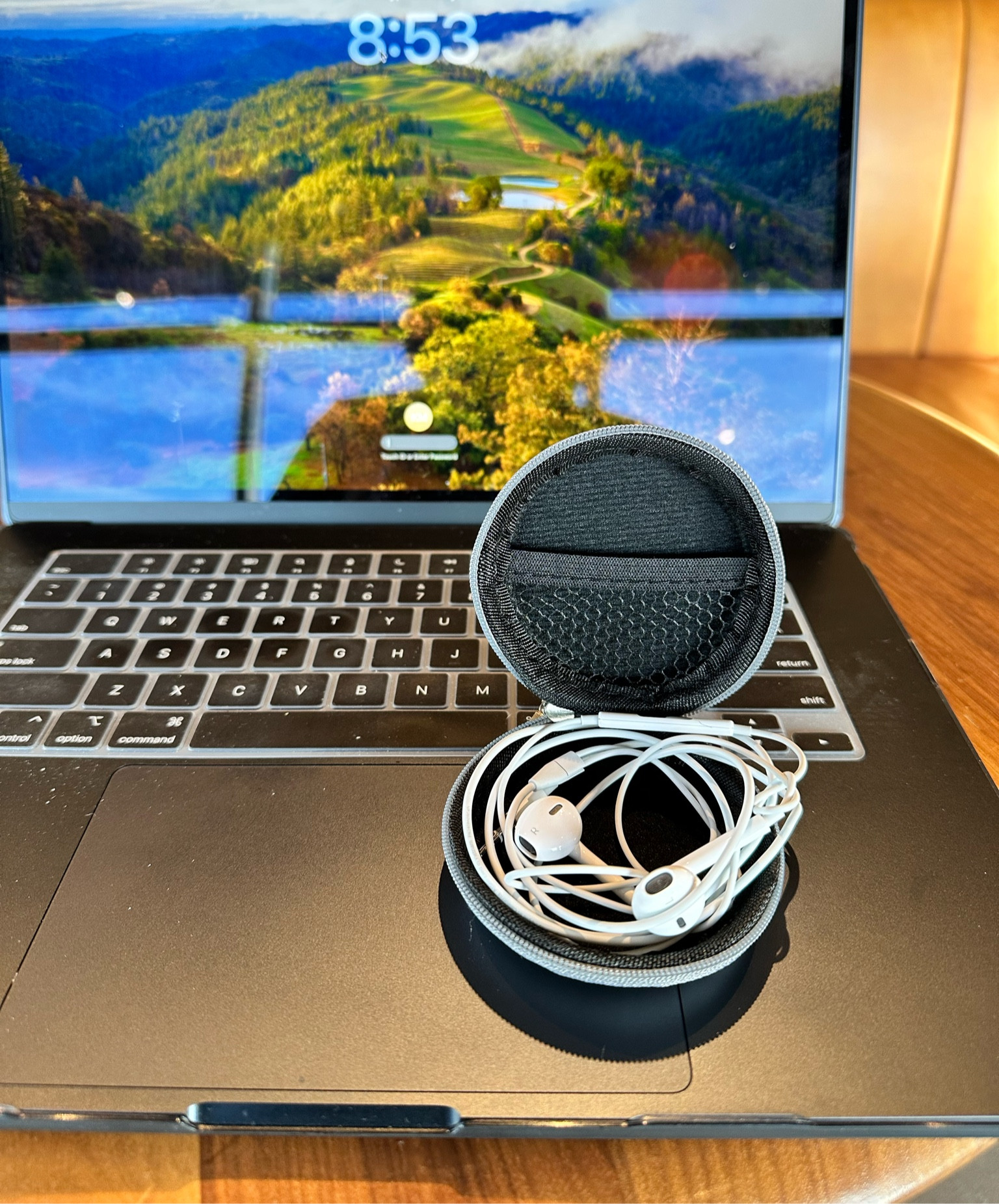 Why has it taken my so long to keep my headphones untangled!?! This headphone case has been so great to have. Could be my favorite purchase so far of 2025! You can get 2 cases for under $7!?!

#LTKHome #LTKTravel