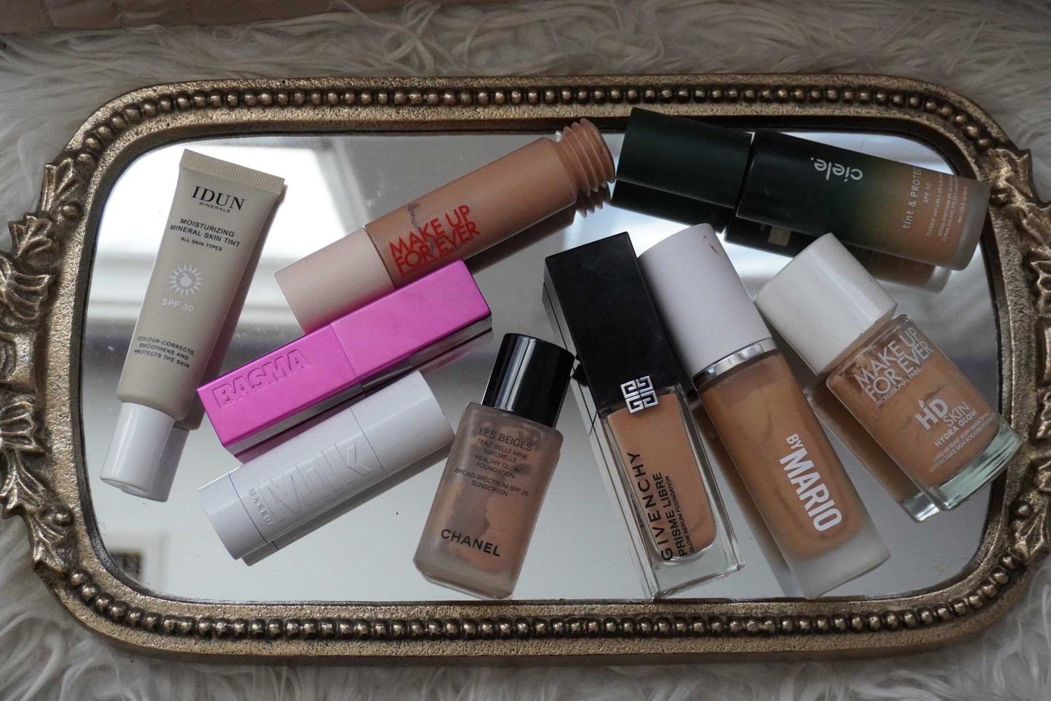 Foundations aren’t one-size-fits-all. These are the formulas I rely on for different skin days, lighting, and occasions—tested beyond first impressions and worn the way makeup is meant to be worn.

Full blog post with review on : https://eraenvogue.com/my-foundation-wardrobe-how-i-choose-bases-for-different-skin-days/ 

#LTKgrwm #LTKBeauty