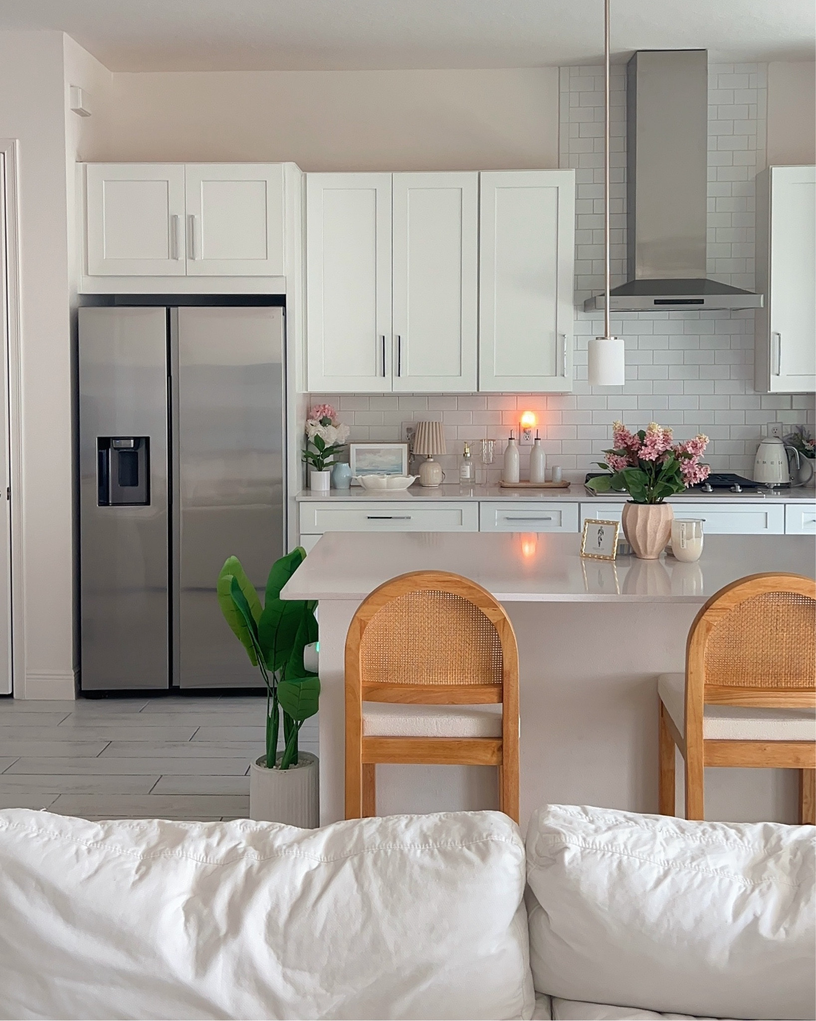 new barstools in the color warm pine (counter height) 🪑🌿

#LTKSaleAlert #LTKHome