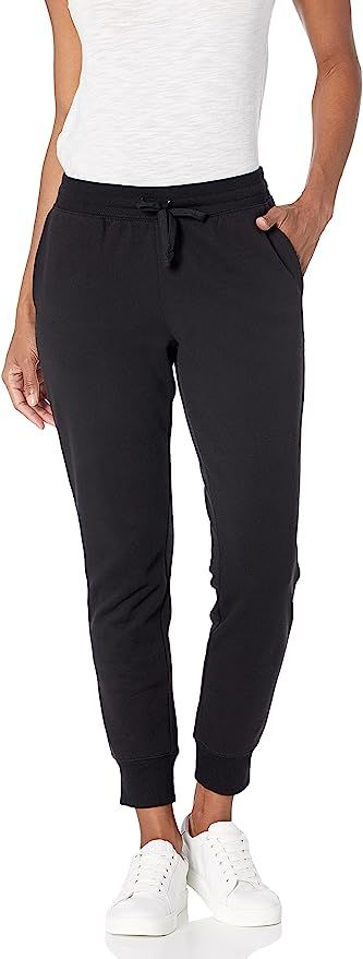 Amazon Essentials Women's Relaxed Fit Fleece Jogger Sweatpant (Available in Plus Size) | Amazon (US)