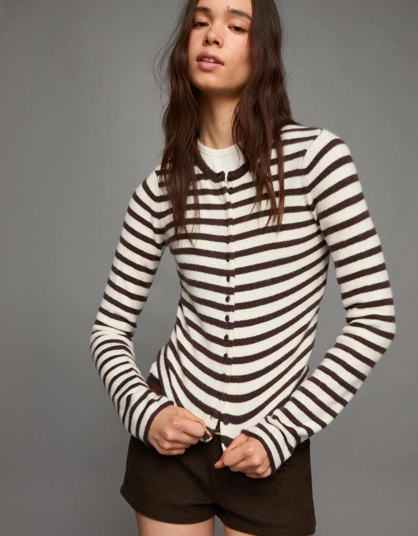Gestrickter Cardigan mit Streifen - Pullover und Strickjacken - Damen | Bershka DE