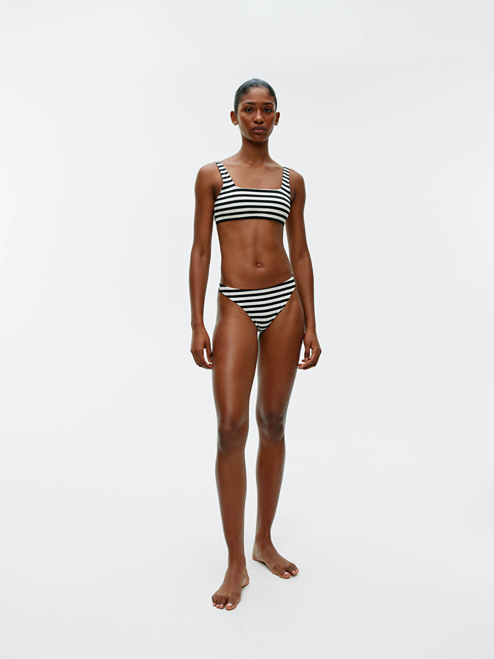 ARKET
	
	
			   Women
	
	
			   Swimwear
	
	
			   Scoop-Back Bikini Top | ARKET (US&UK)