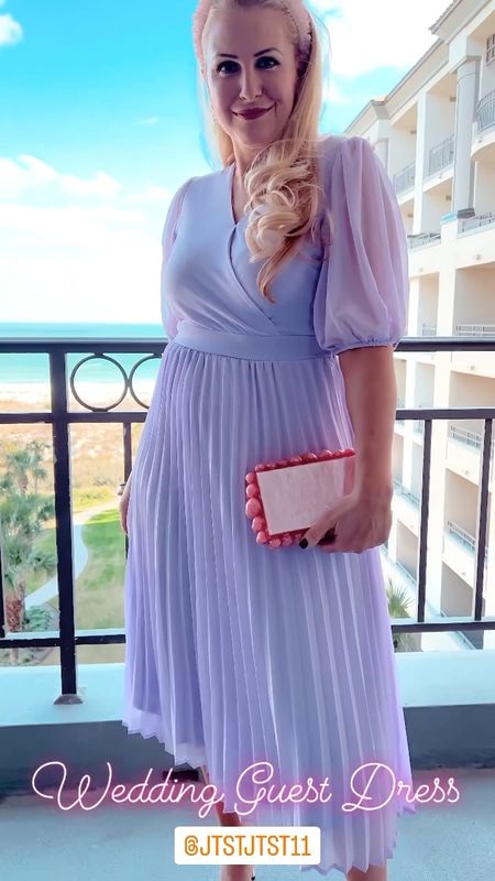 I’m loving this lilac color for spring. I paired this amazon midi dress with a pink acrylic clutch and pink rhinestone heeled sandals. Great outfit for a special occasion!

I’m wearing a medium and fits true to size. Under $50.



#LTKwedding #LTKSeasonal #LTKshoecrush #LTKstyletip #LTKitbag #LTKfindsunder50 #LTKfindsunder100 #LTKsalealert #LTKover40 #LTKmidsize  #LTKGiftGuide #LTKMostLoved #LTKparties #LTKU #LTKVideo