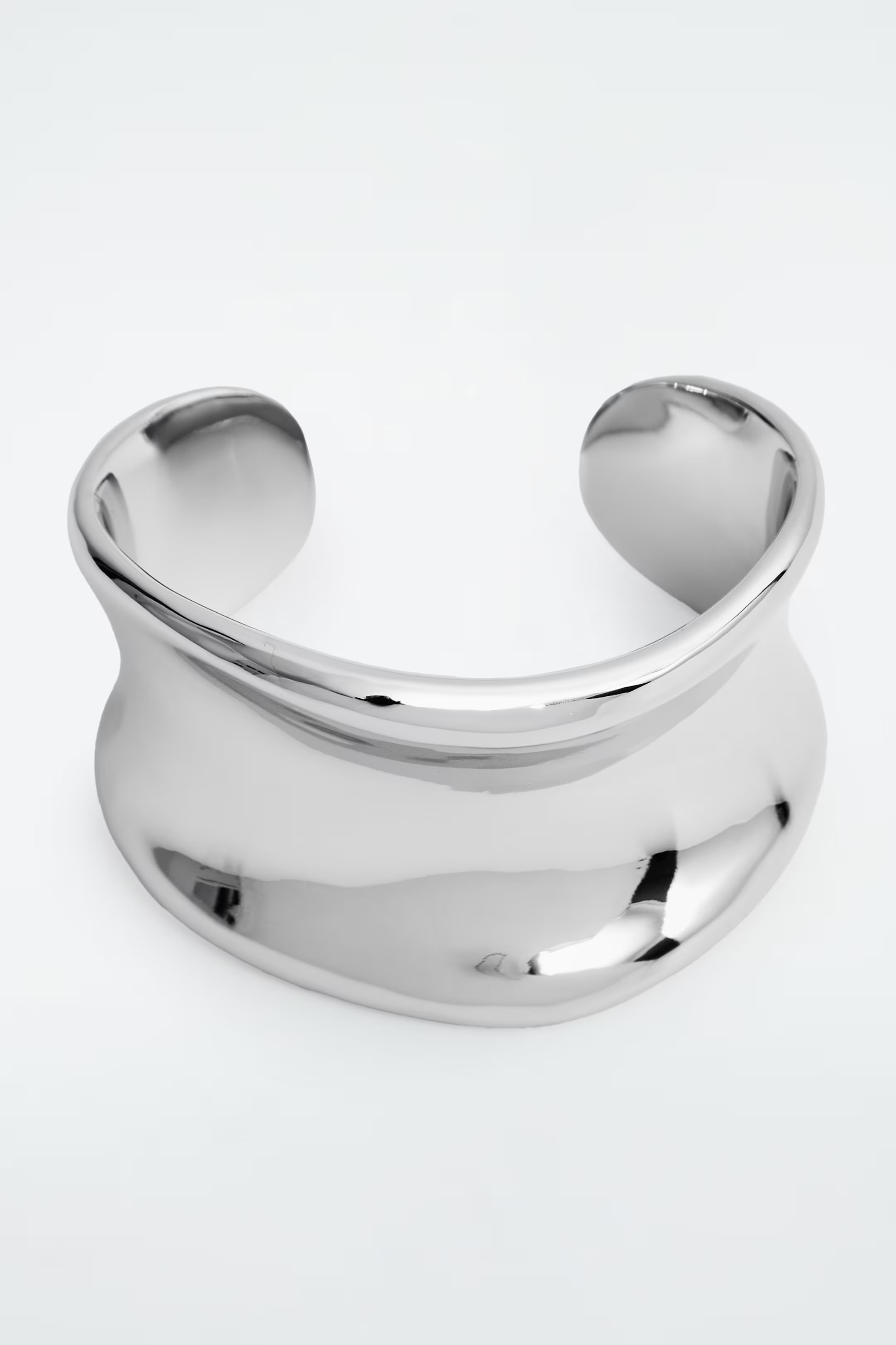 SCULPTED CUFF | COS (EU)