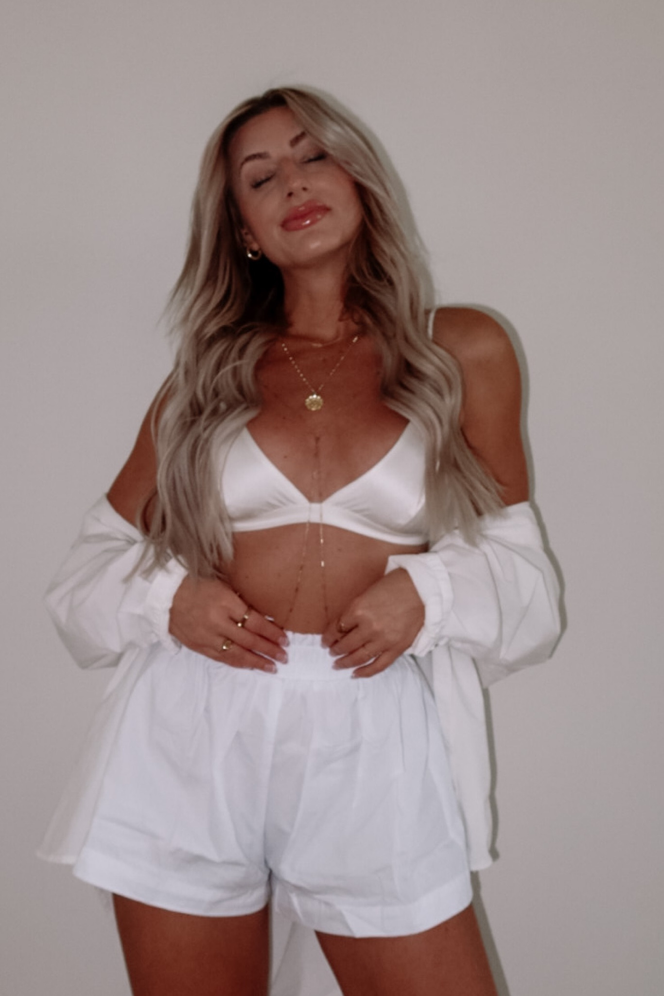 All White OOTD

Casual Outfit, White Buttondown, Halloween, Fall Outfits, Wedding Guest, Fall Dresses, Halloween Decor, Jeans, Fall Decor, Boots, Fall Shoes, Family Pictures 

#LTKstyletip #LTKSeasonal #LTKfindsunder100