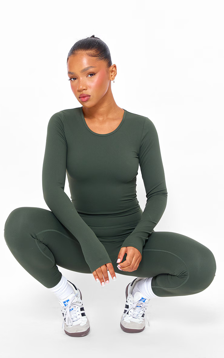 Dark Green Contour Sculpt Long Sleeve Crop Top | PrettyLittleThing UK