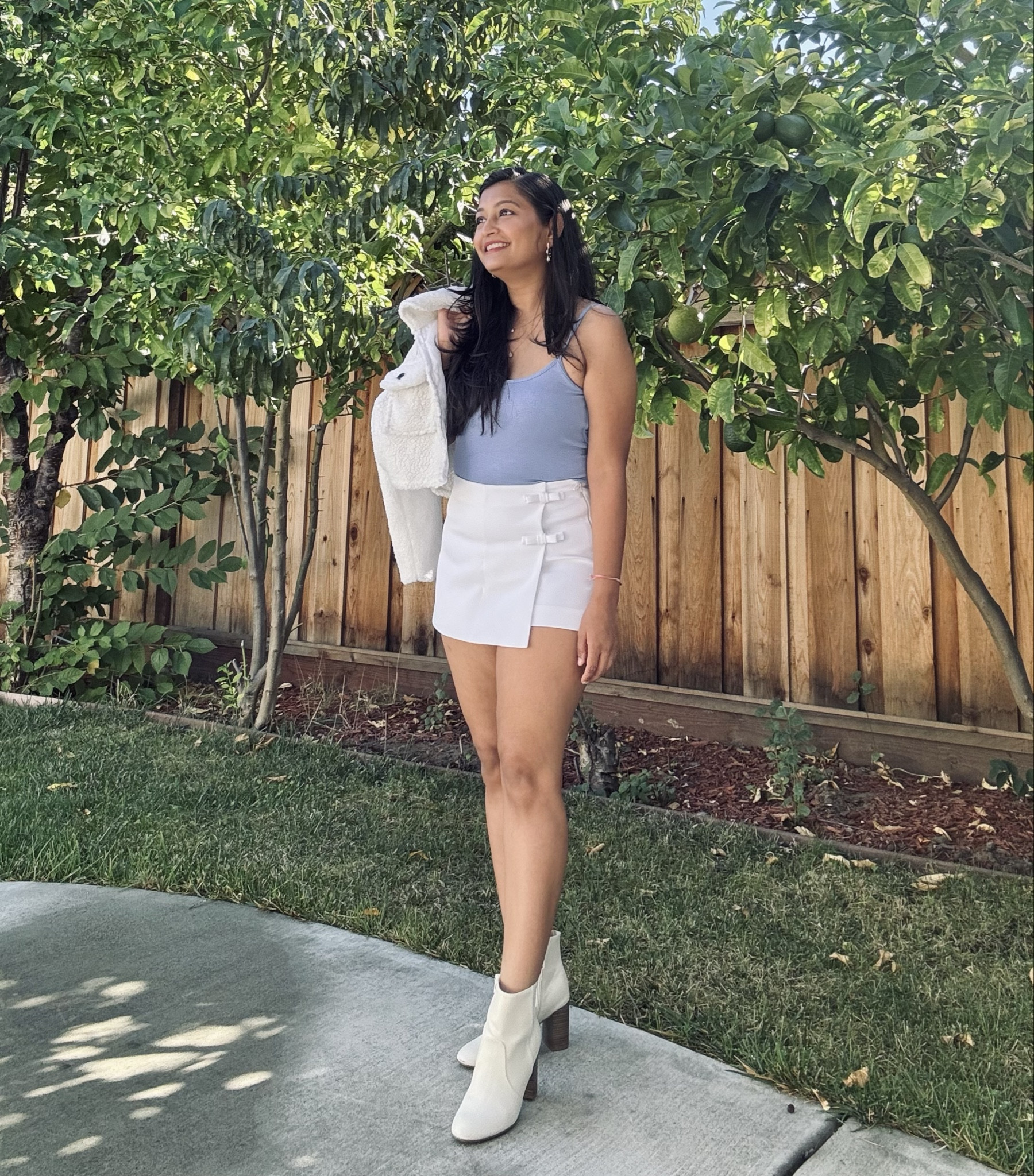 Perfect braless top that works for all kinds of outfits!!! #ad #KlassyNetwork #bestbraless 