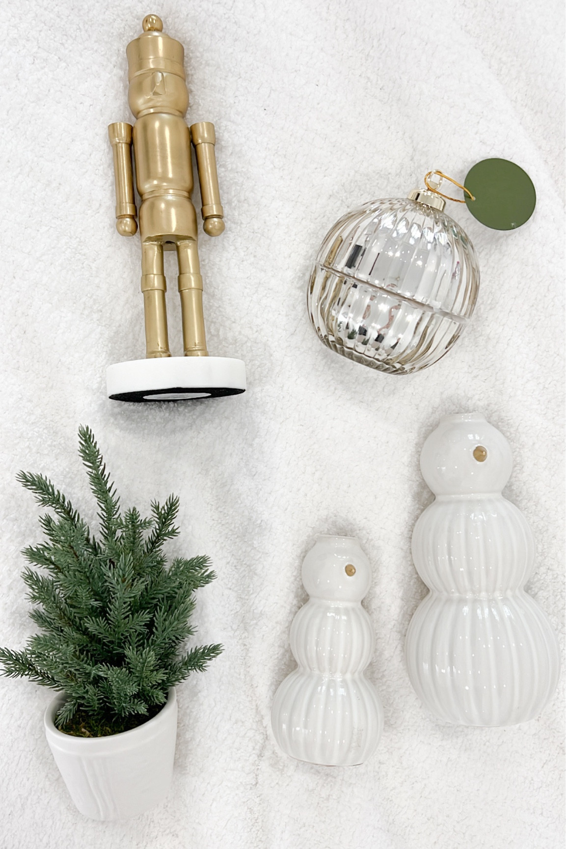 It’s beginning to look a lot like Christmas! I love decorating early ✨✨ these are just a few holiday things I picked up at Target! 

Threshold, holiday decor, gold nutcracker, chic decor, ornament candle, neutral decor, mini Christmas tree, snowman candle holders, gold decor, fancythingsblog 

#LTKfindsunder50 #LTKhome #LTKHoliday