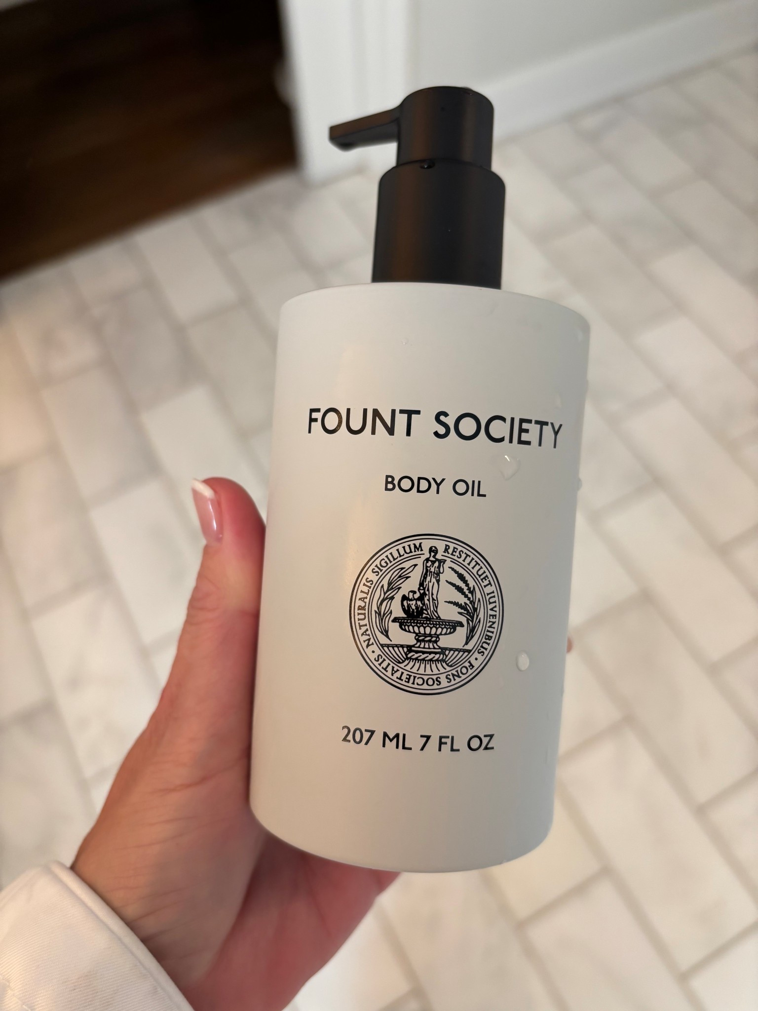 I’ve been using this the last few days because my skin gets SO dry in the winter and I love it. Smells so good. Use my code: CE-MRSMWEST for 40% off. 