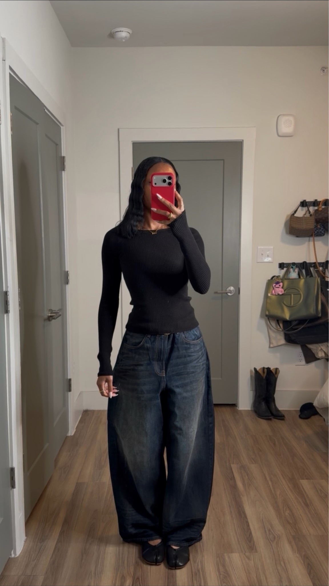 Long sleeve top- brandy Melville 
Jeans- zara men’s 
Shoes- woodchuck Sato