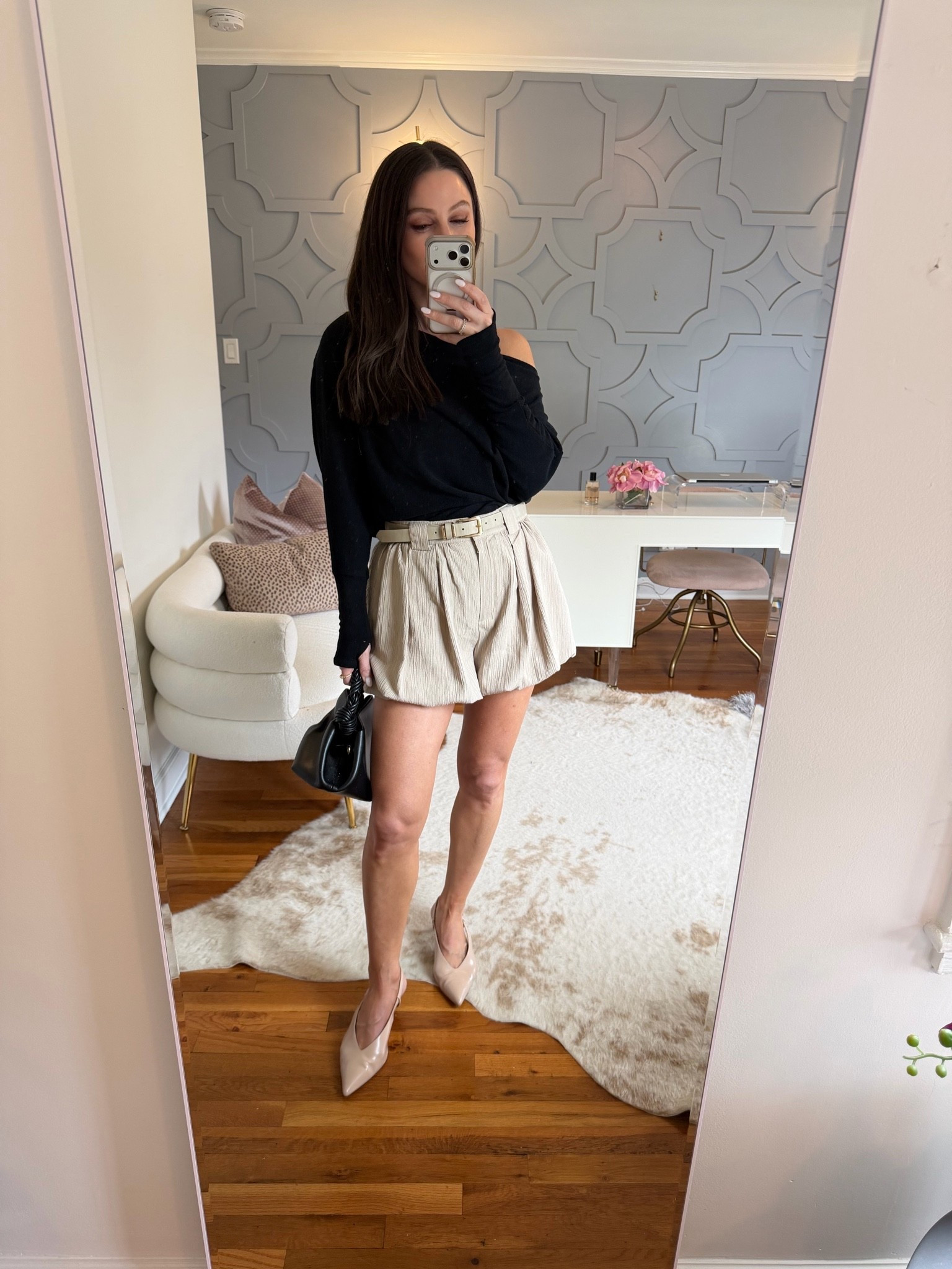 OUTFIT IDEA: A cute little transitional to summer night out look or switch out the heel to a flat and cute for daytime, too! 

This top can be worn with SO much! Size down one!

#LTKOver40