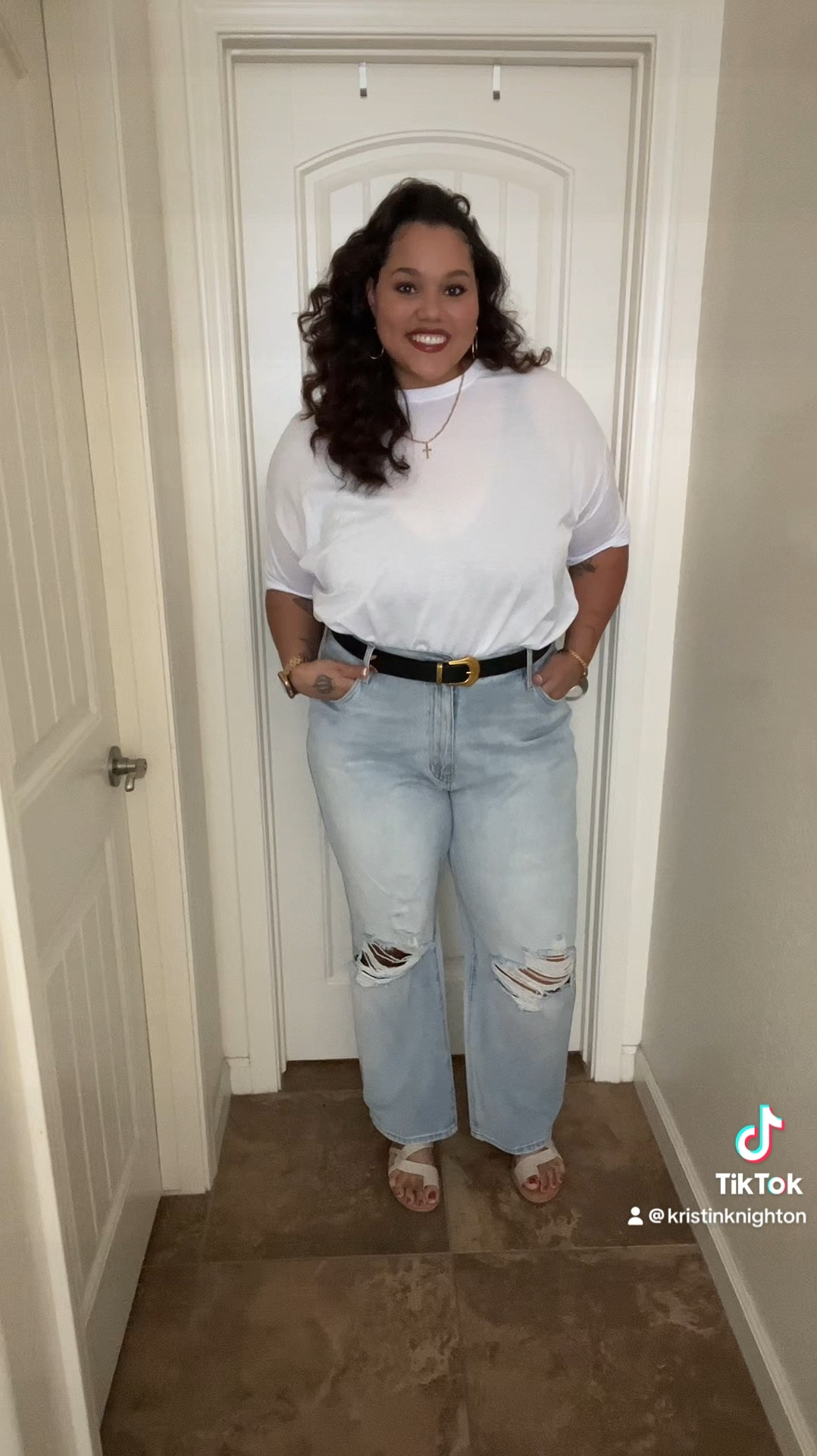 This outfit is giving 90’s vibes and I’m OBSESSED #fashion #ootd #outfit #plussizefashion
