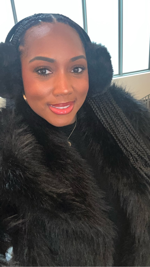 I had to grab all of this faux fur stuff at the last hour. The quality and price is unreal. Soo happy with everything!!! 

5’9 165 I have a small head, short torso, and extra long arms. 

#LTKActive #LTKootd #LTKValentine
