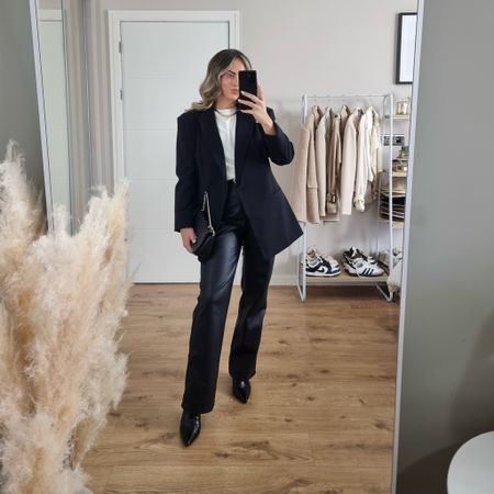 One base outfit styled 6 ways

Trousers size up they come up small
T-shirt and blazer are from Primark so I’ve linked similar 

#LTKMostLoved #LTKstyletip #LTKfindsunder100