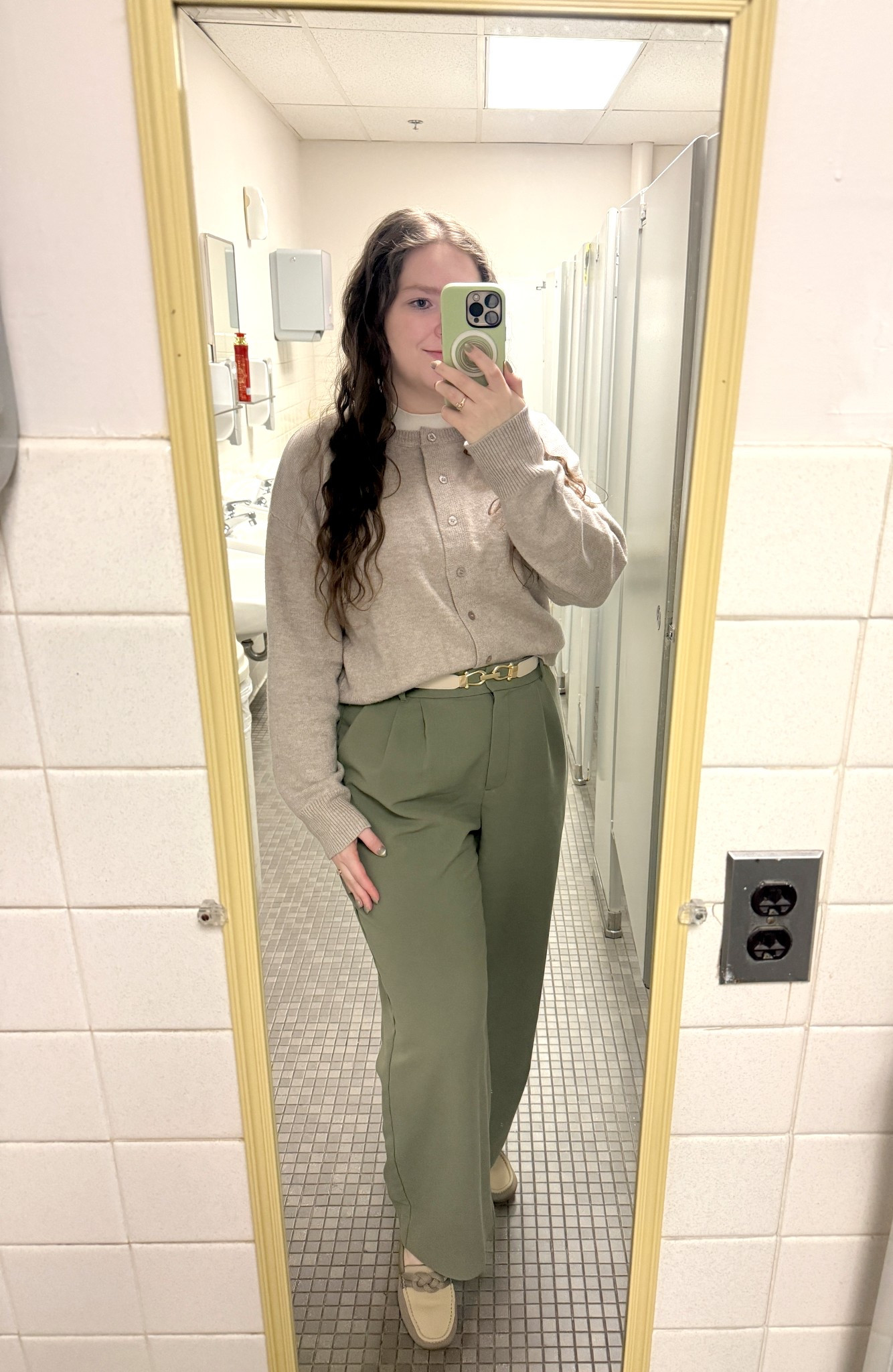 Perfect spring transition outfit for the office! This cardigan is so soft and perfect for layering! Of course I’m sporting the abercrombie Sloane pant and my Rothy’s drivers!

#LTKWorkwear #LTKootd #LTKMidsize