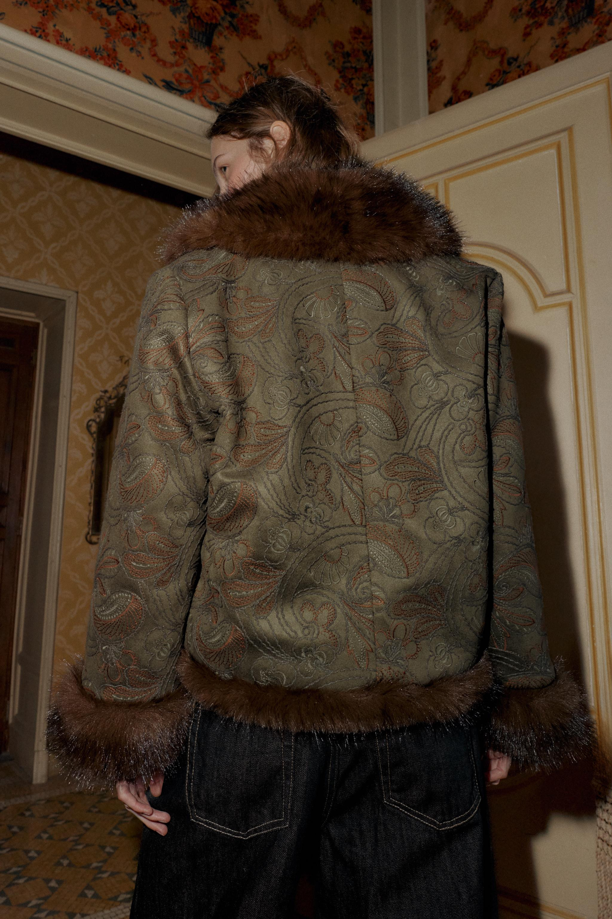 EMBROIDERED REVERSIBLE SHORT COAT | Zara US