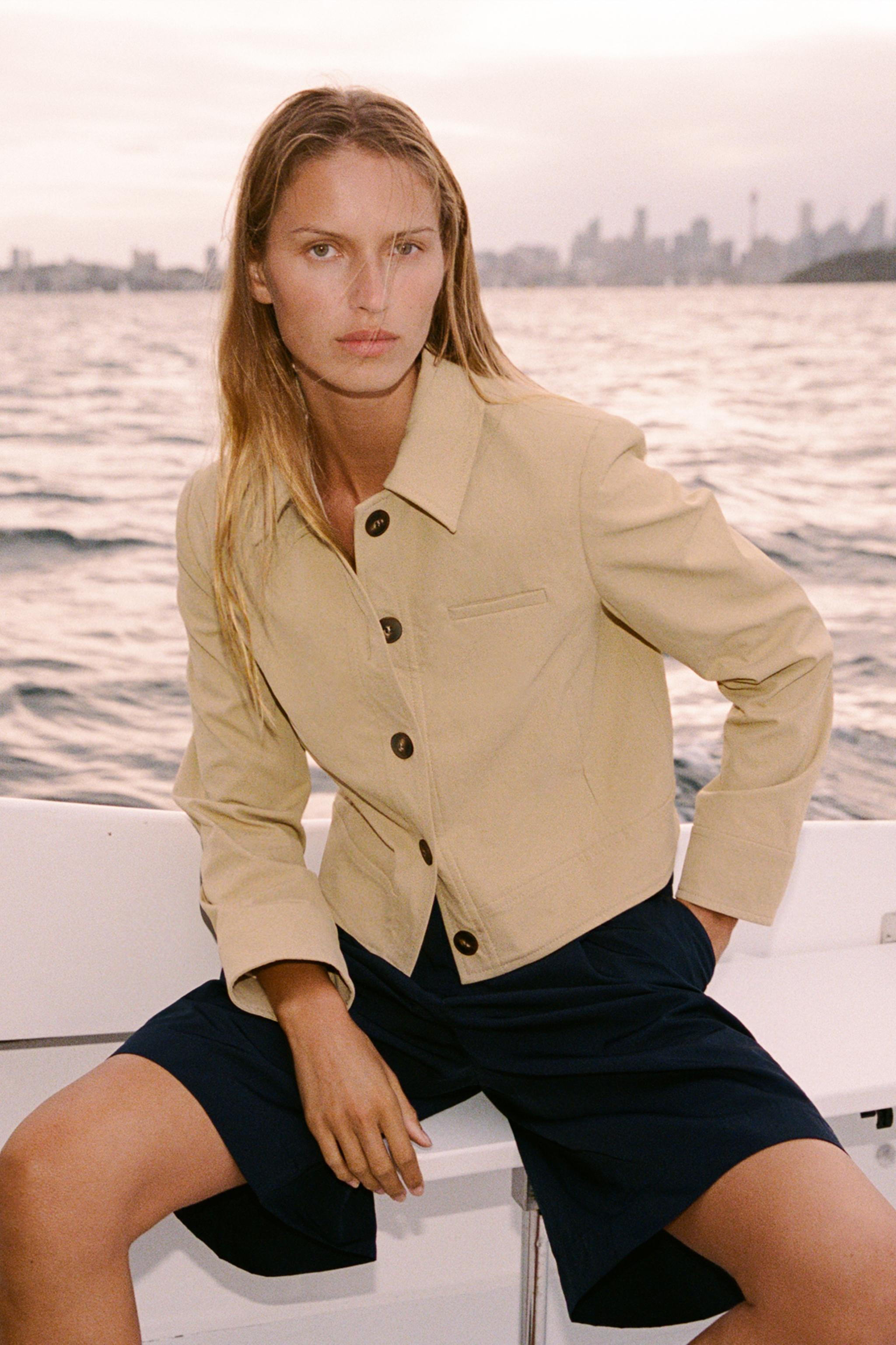 SHOULDER PAD CROPPED JACKET | Zara US