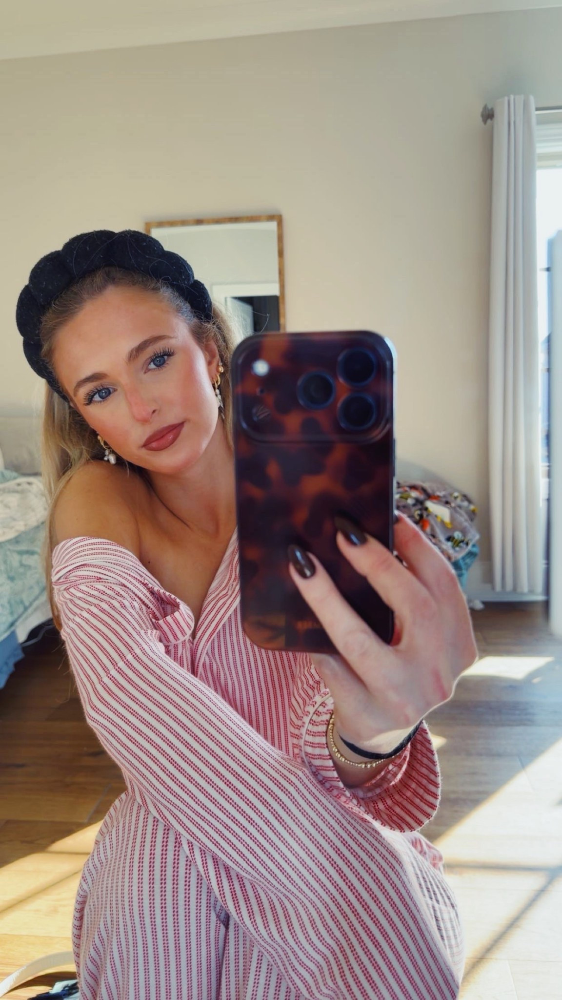 Pjs:S


#LTKHoliday #LTKGiftGuide #LTKmorningroutine