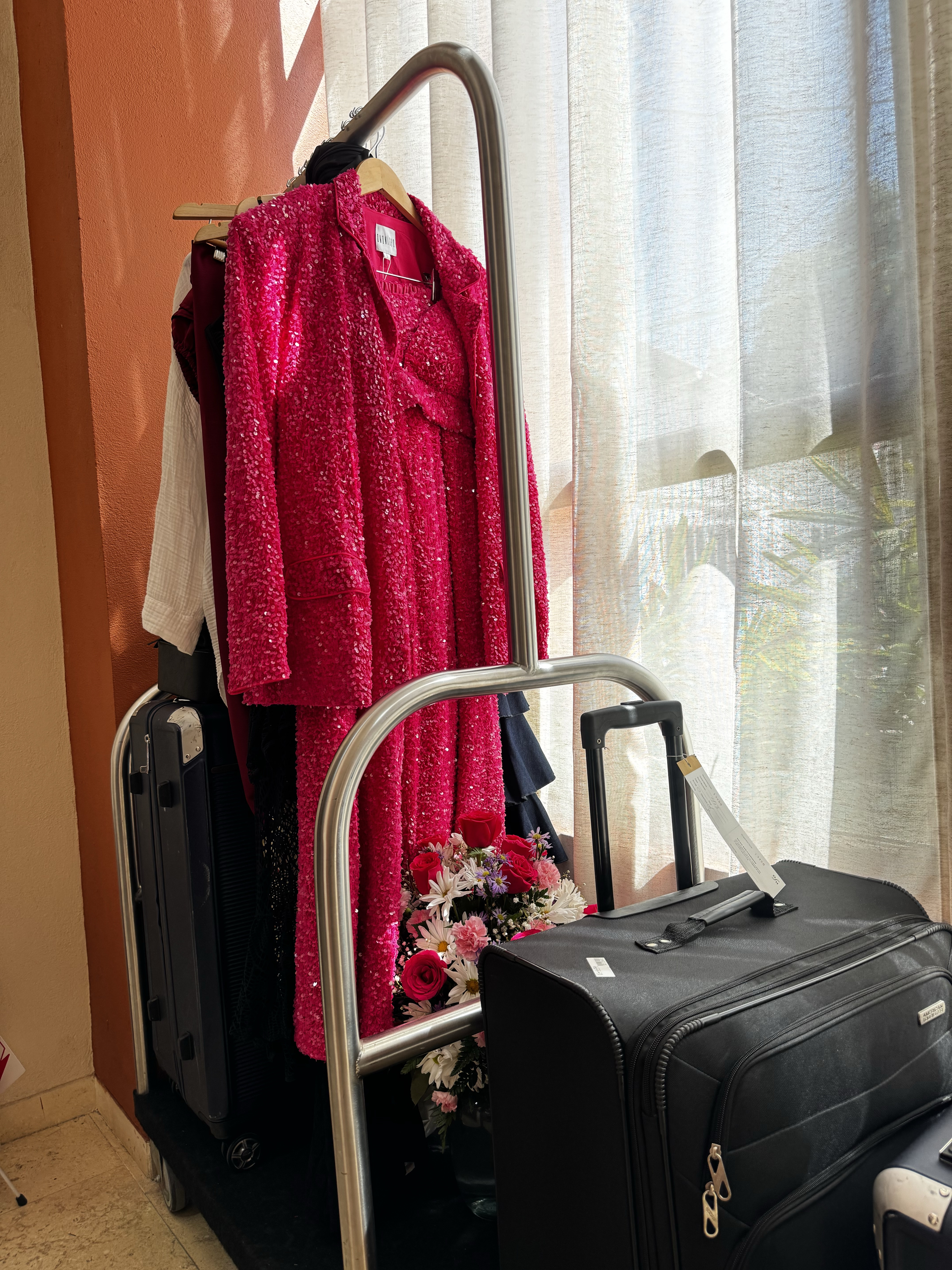 For sizing reference: I'm 5'2 | 150lbs | ftts | wearing a small in everything

Disclaimer: some items may be limited availability 😫 but tagging a few similar pieces and linking what’s available! 🫶🏽


#outfitinspo #flyageless #silverhair #pixiecut #shorthairstyle #midlife #fashionover40 #stylereel #LTKStyle #ootd #outfitcheck #outfitdetail #fitcheck #fashionover40 #casualchic #fashionreelcreator #silverhair #whattowearnow #greyhair #streetsyle #outiftinspo #fashion #casualchicstyle #LTKParty #LTKFashionFinds #travel #travelinspo

#LTKTravel #LTKStyleTip #LTKOver40