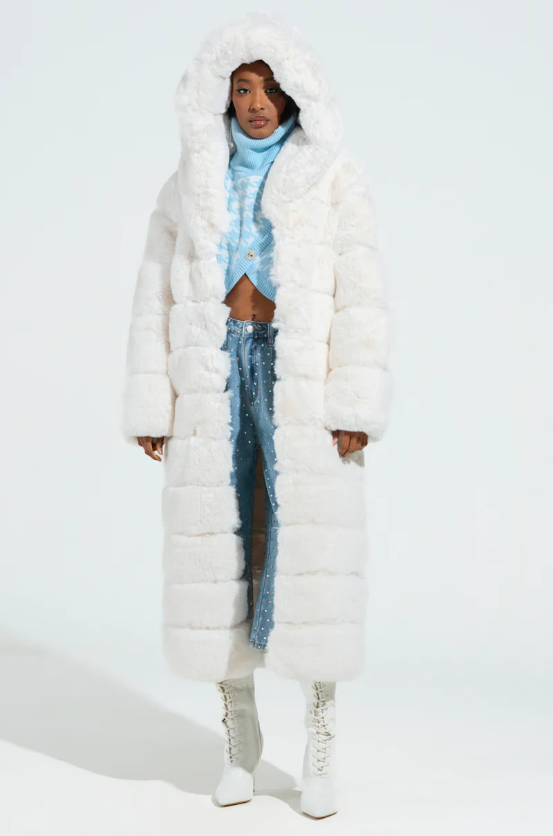LUXE JENNY HOODED FAUX FUR TRENCH IN WHITE | AKIRA