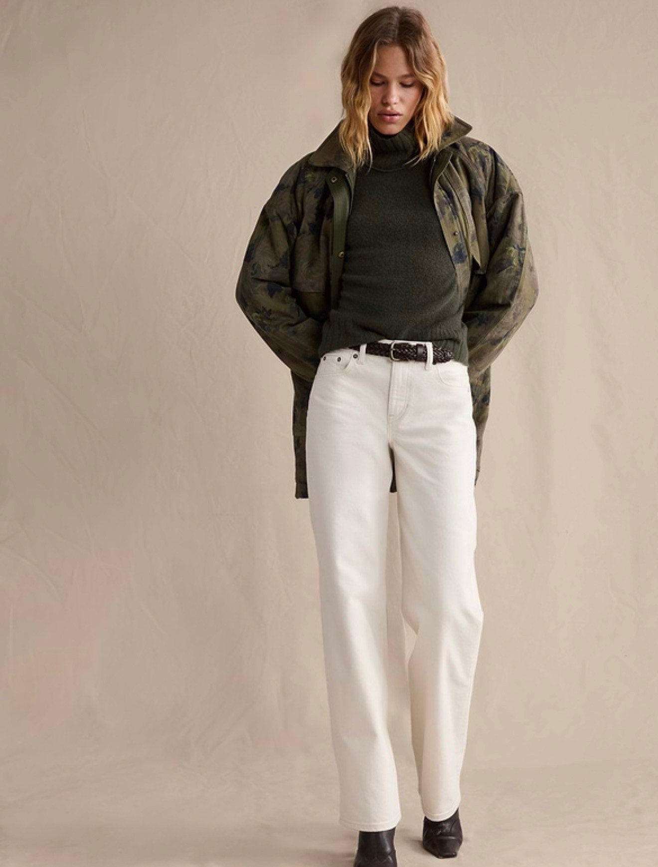 Full priced items are 30% off! Shop the Banana republic sale before your favorites sell out! I’m stocking up on my fall favorite. For reference I wear a size Small and 25P in pants.

#LTKootd #LTKSaleAlert #LTKSeasonal