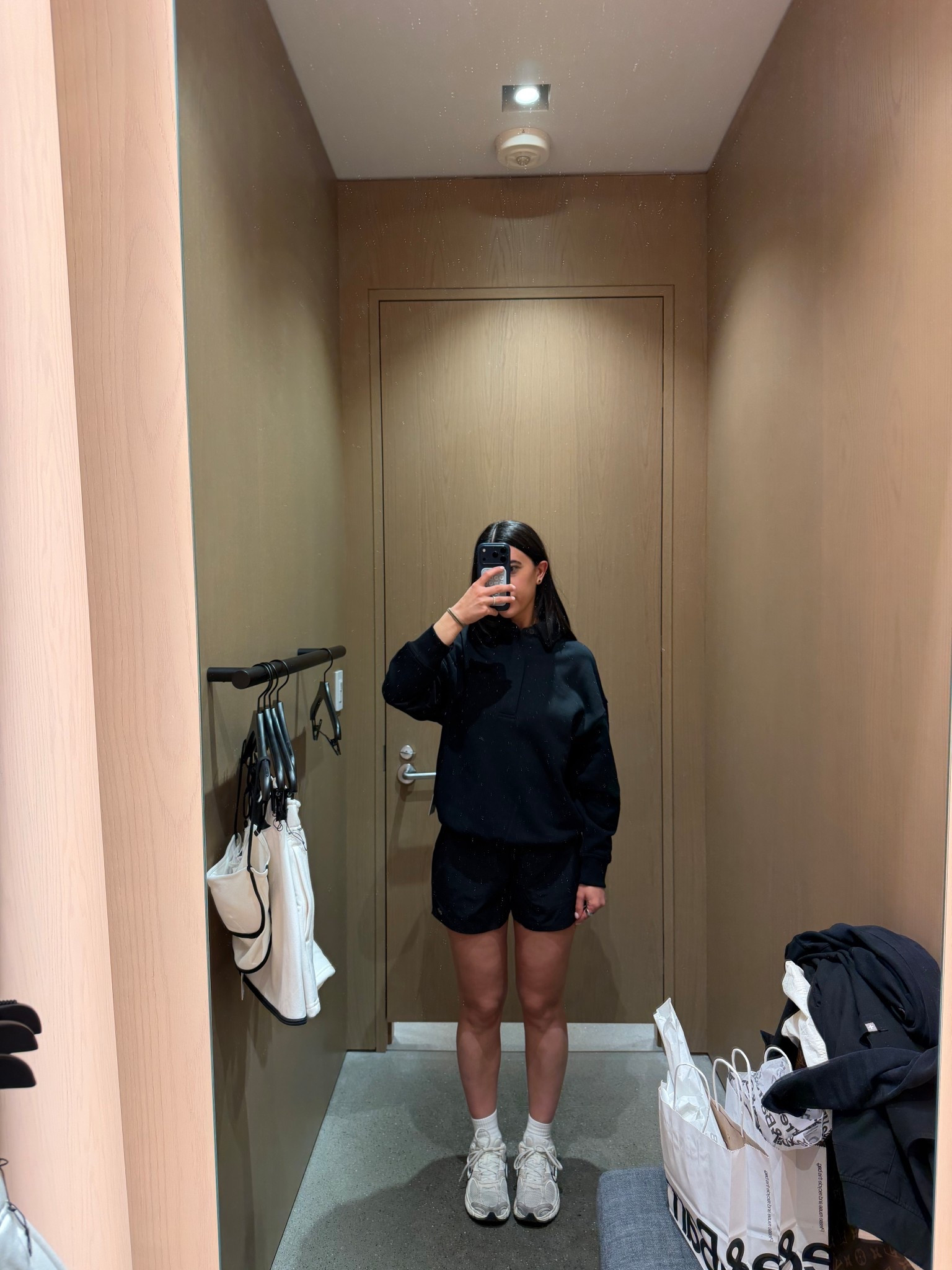Sweater - XS
Shorts - S


#LTKU #LTKgrwm #LTKWorkwear