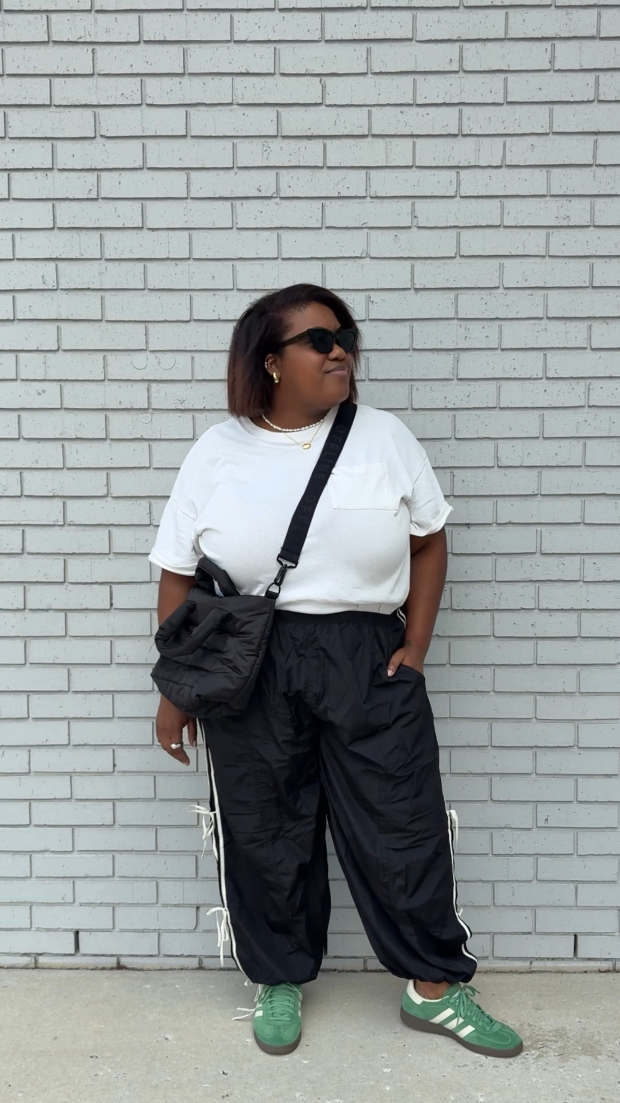 Casual outfit

Black athleisure pants, activewear pants, oversized tee, adidas sneakers, handball spezial

#LTKFindsUnder100 #LTKPlusSize #LTKActive