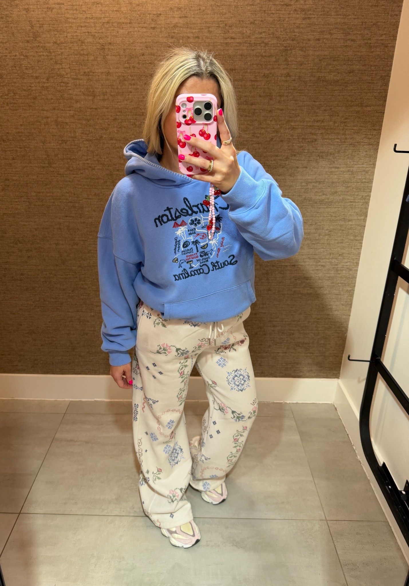 New Abercrombie outfit
M hoodie 
Small wide leg pants 
Pink new balance sneakers 