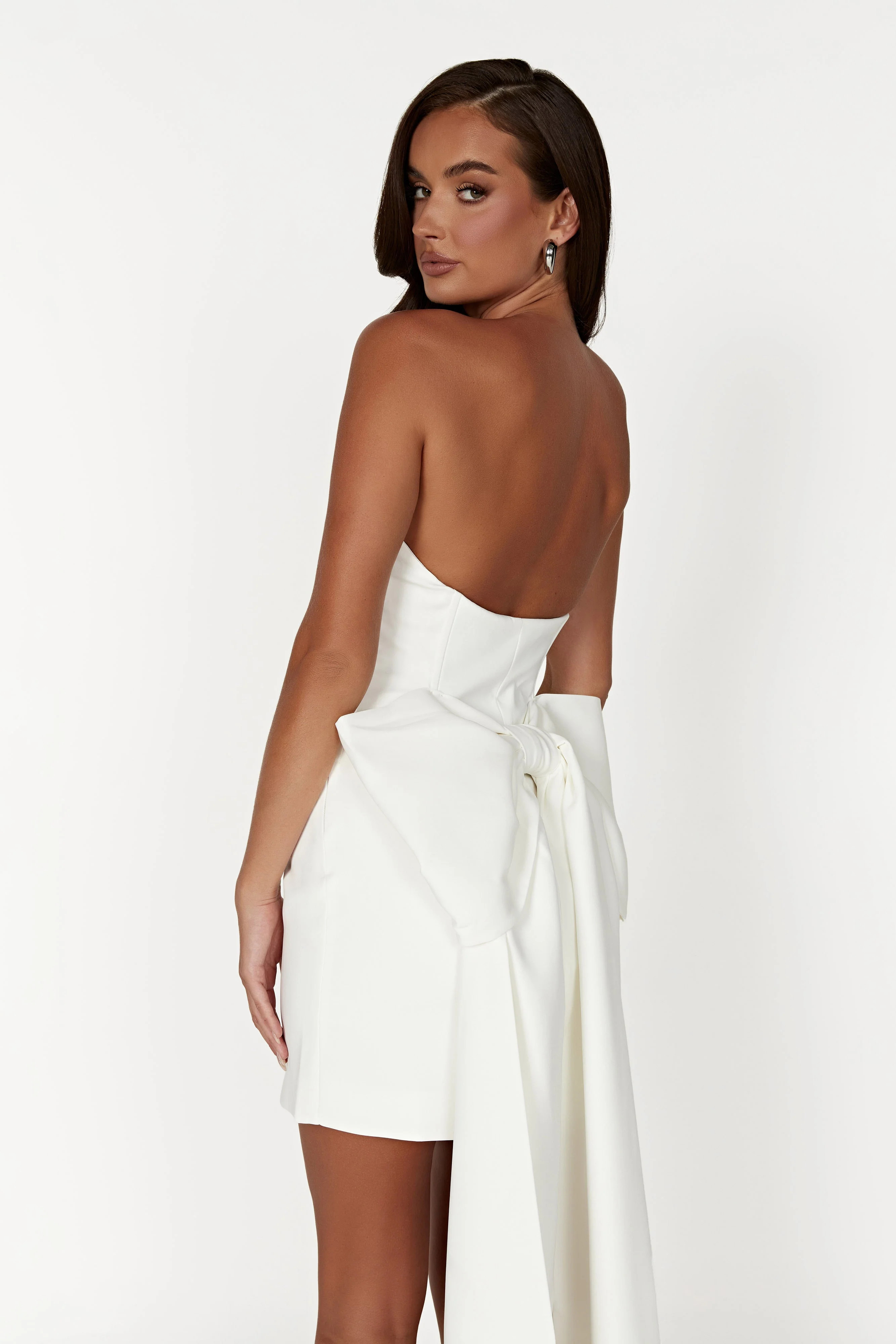 Meredith Strapless Bow Mini Dress - White | MESHKI US