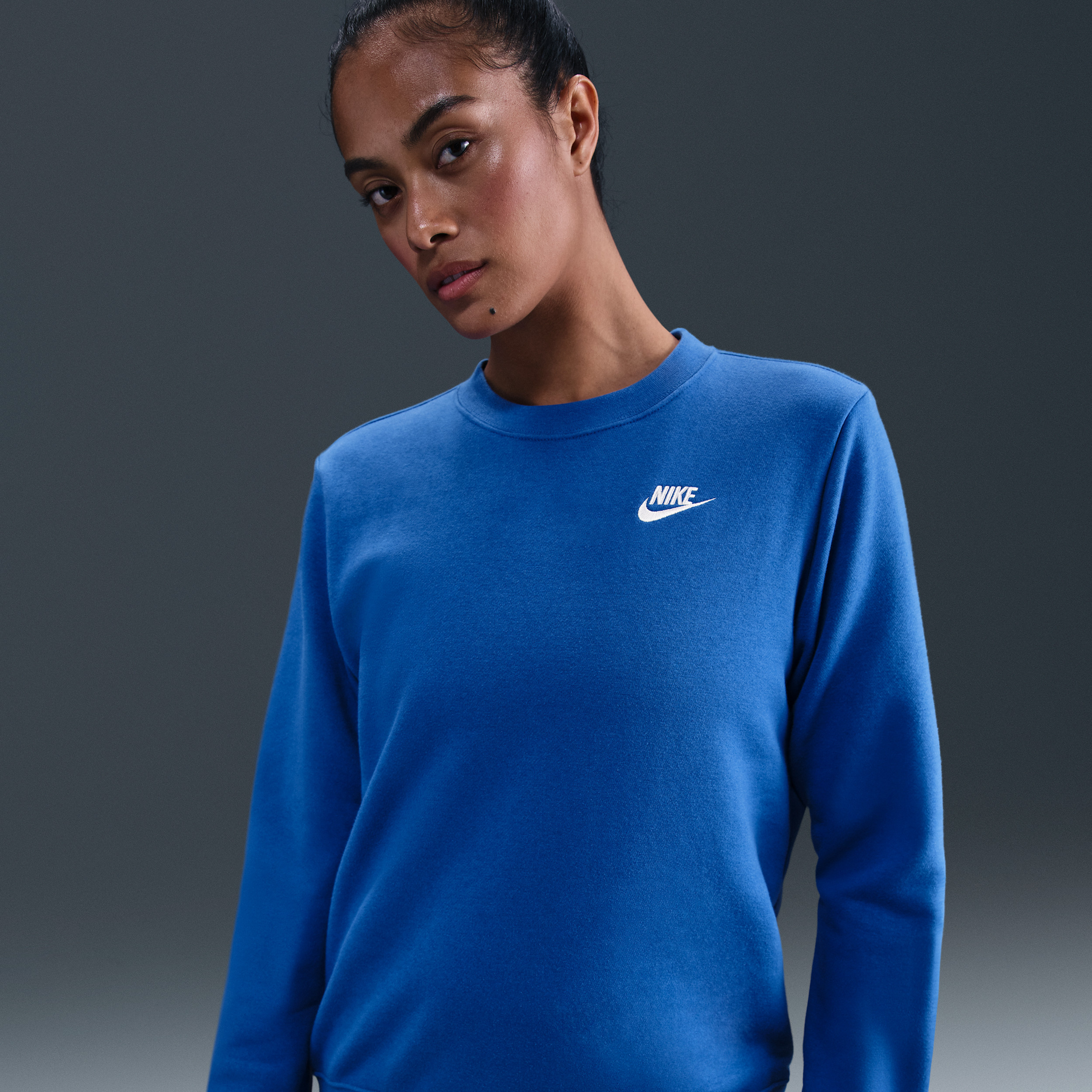 Women's Nike Sportswear Club Fleece Crew-Neck Sweatshirt in Blue | DQ5473-480 | Nike (US)