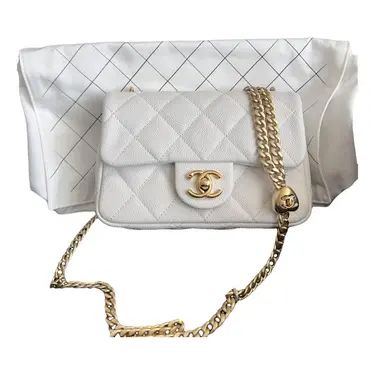 Chanel quilted white bag - Second Hand Fashion ! | Vestiaire Collective (Global)