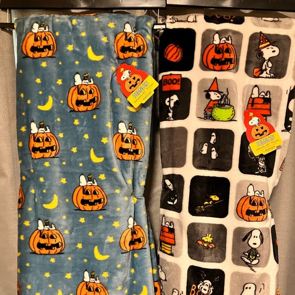 Peanuts Halloween Blanket Bundle Snoopy Throw Blanket Halloween 2024 -2 Throws | Poshmark