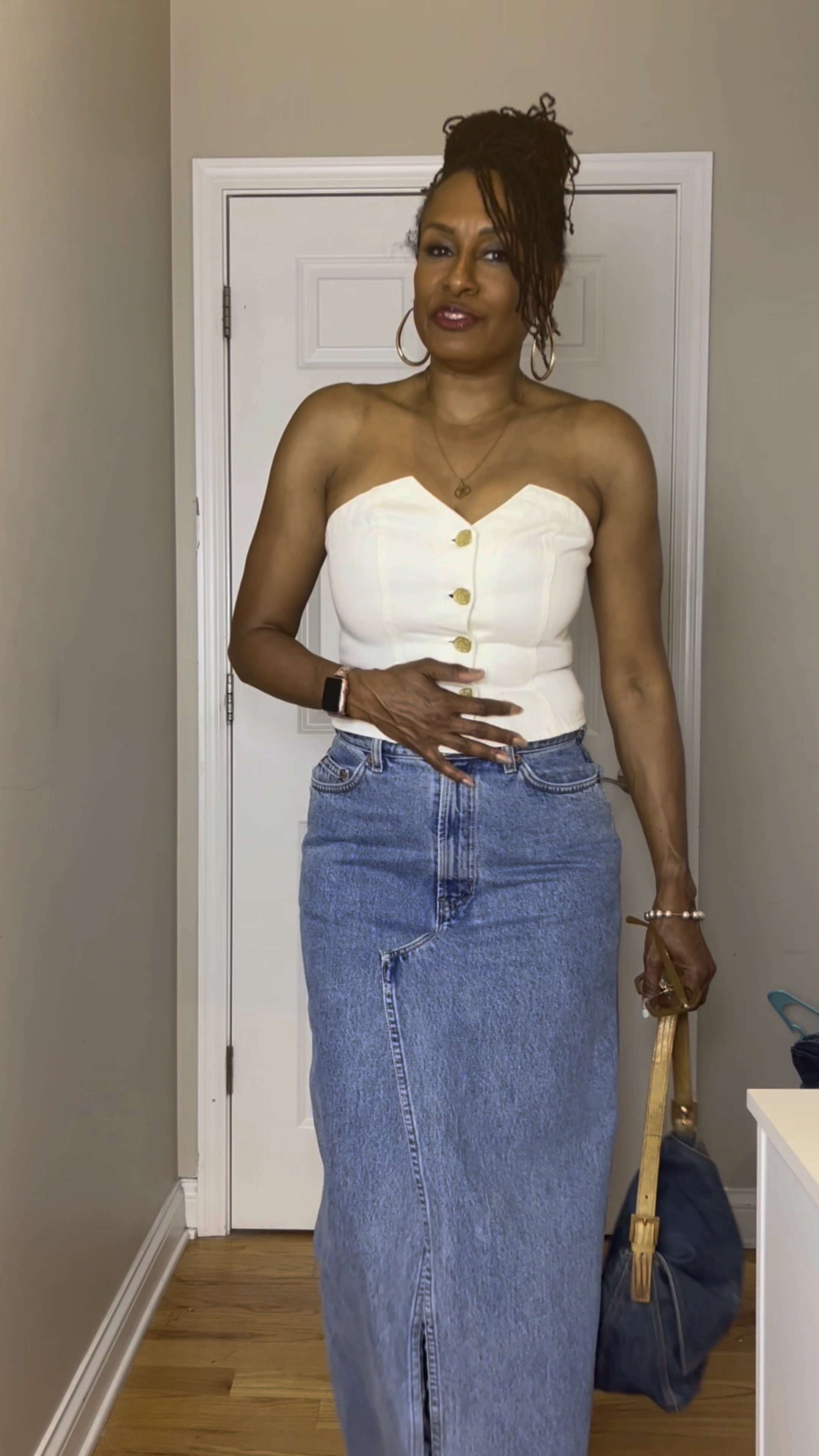 I love a good bustier moment and Jenee delivered. This bustier comes in two colors and I want them both. 

#LTKFindsUnder50 #LTKOver40 #LTKVideo