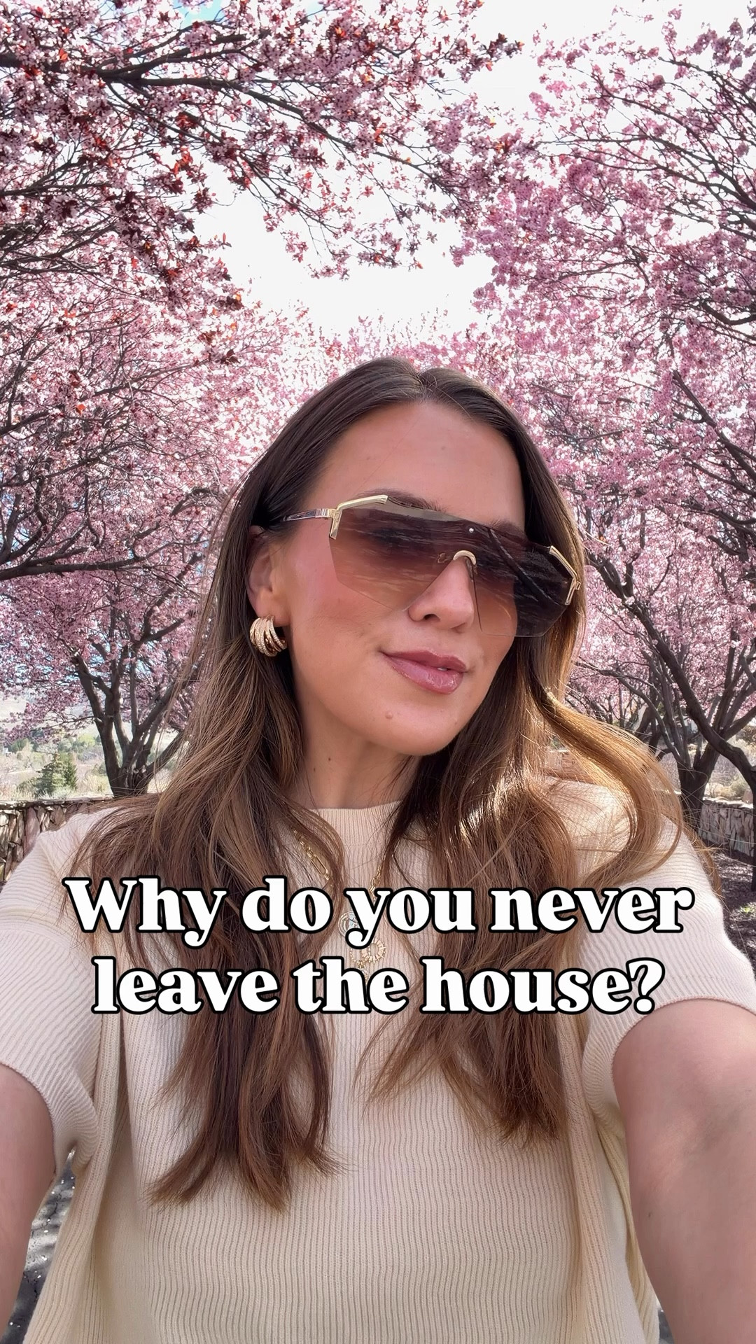 Spring has sprung! Size medium in top and 28 in the jeans! 