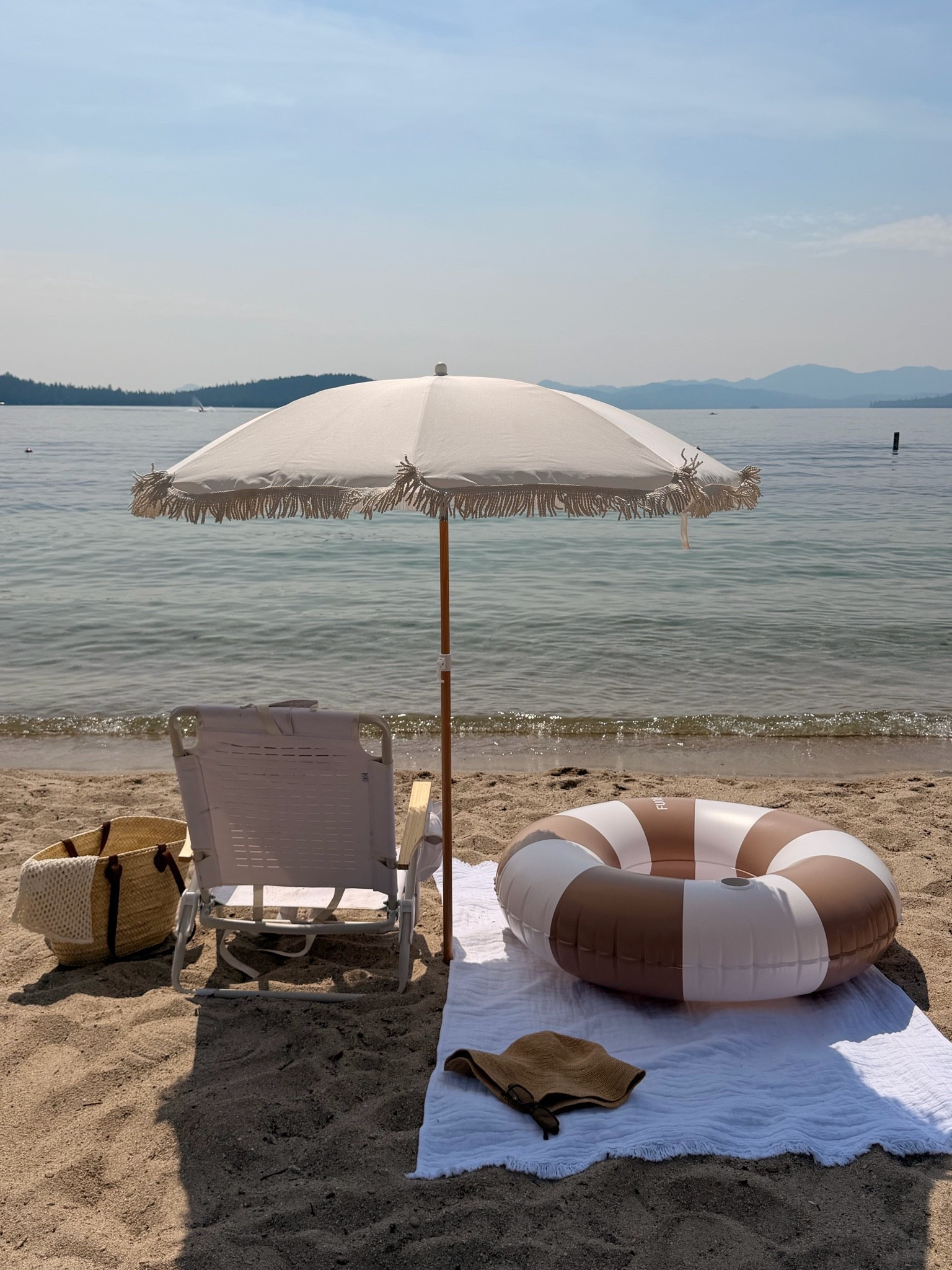Lake set up 💦🧺

#LTKTravel #LTKSwim #LTKSeasonal