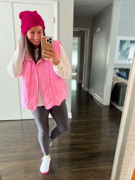 Today's paddle ball look! 👀💗

This pink scalloped vest is EVERYTHING! 


#LTKfitness #LTKstyletip #LTKmidsize