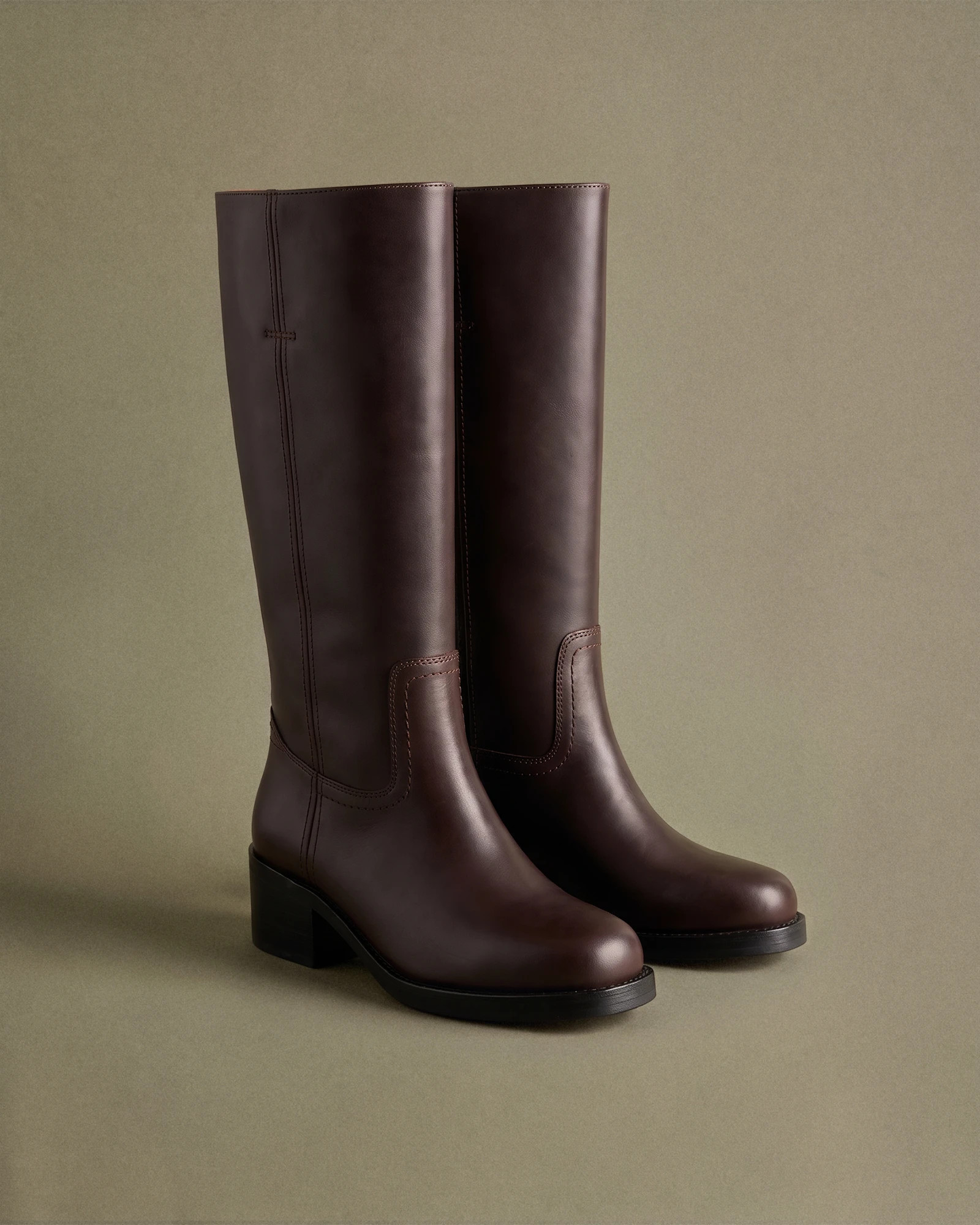Quince | Women's Italian Leather Block Heel Boot in Chestnut, Size 10 | Quince