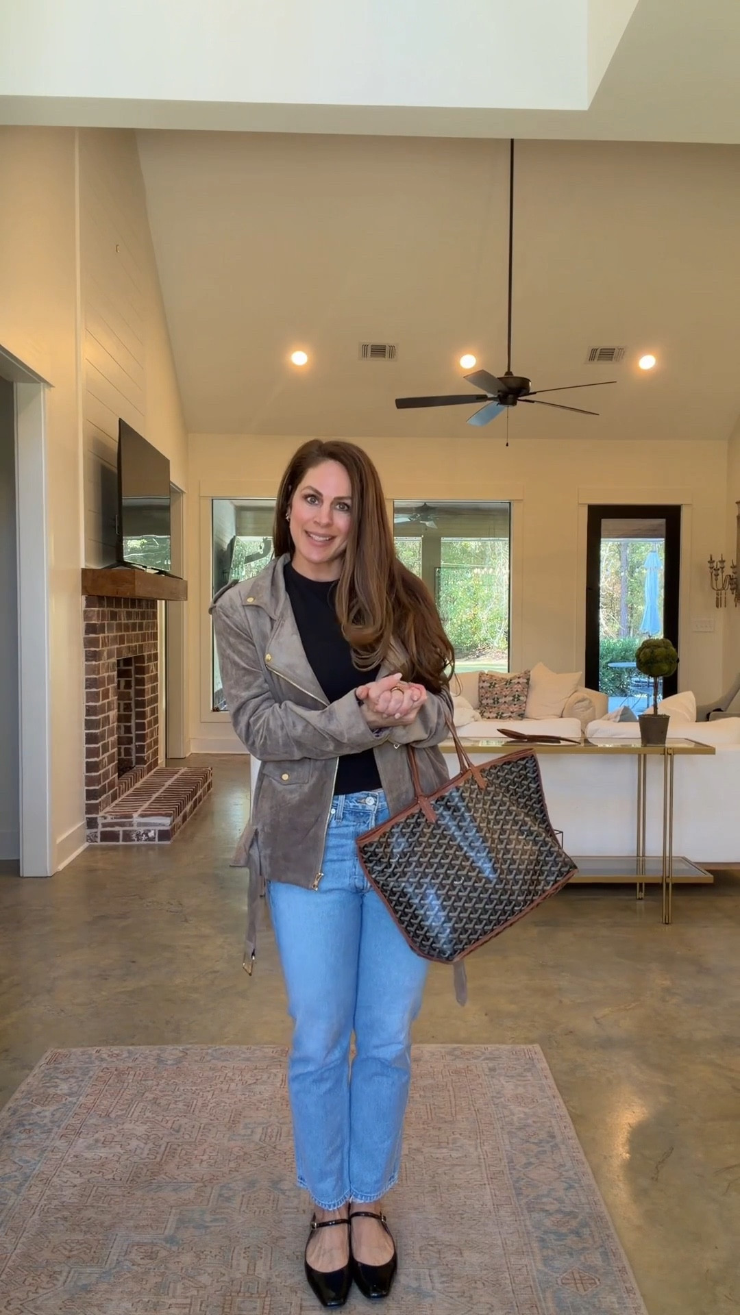 GRWM to run some errands!

I linked everything I could find and close matches too☺️

#LTKSeasonal #LTKShoeCrush #LTKTravel