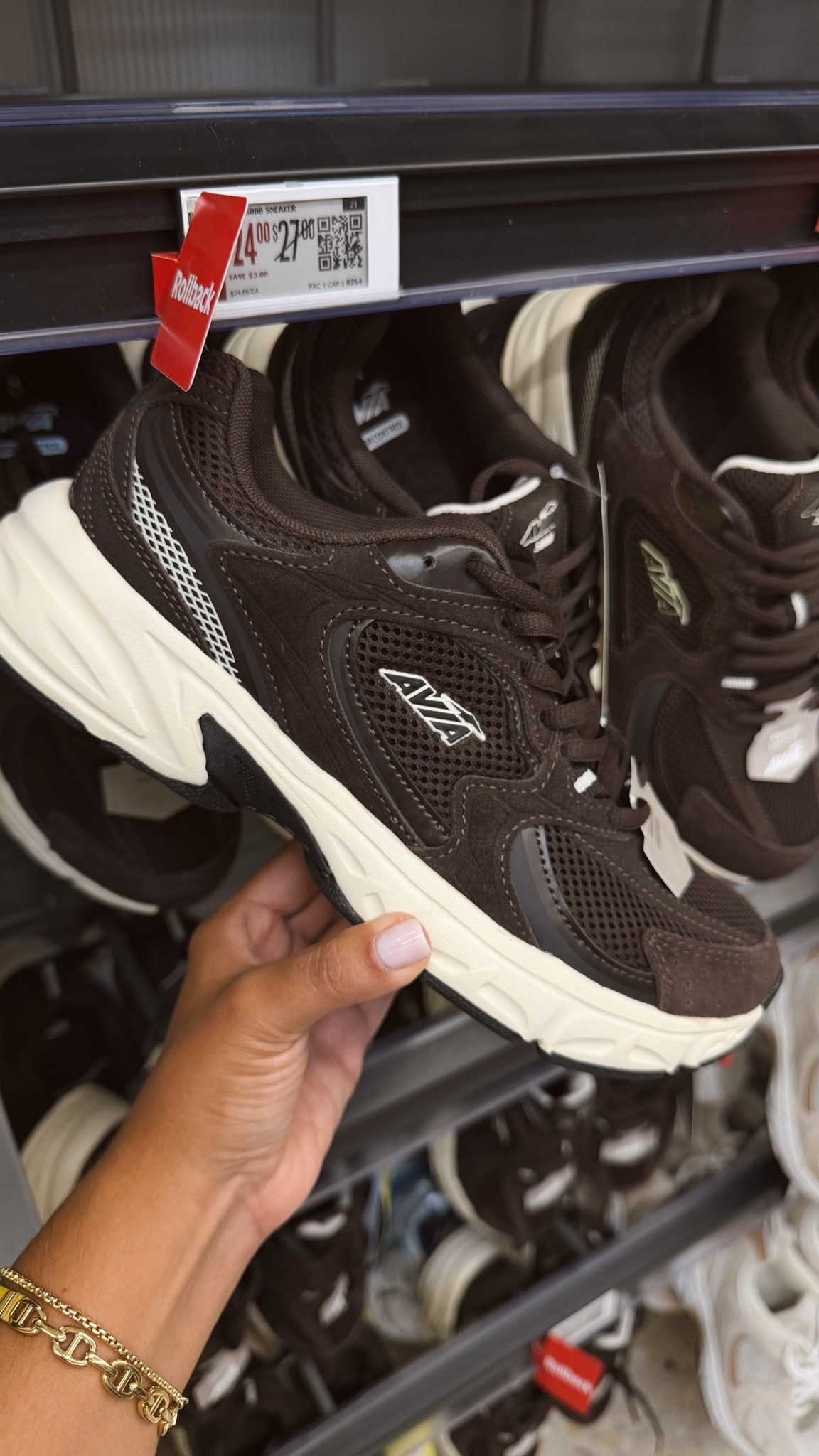 Found the cutest sneakers 👟 perfect for fall and on sale for $24 🍂🤎

#walmart #walmartfind #walmartfashion #sneakers #fallsneakers #fall #shoes #brownsneakers

#LTKfitnessgoals #LTKootd #LTKSeasonal