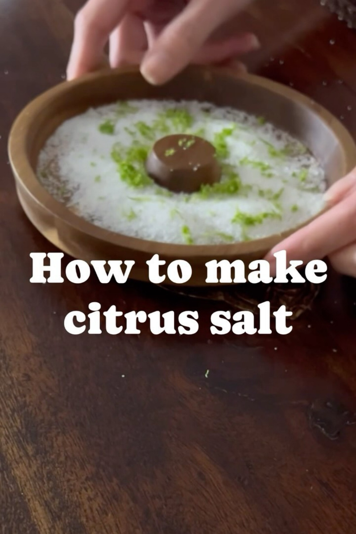 One of the best and easiest ways to elevate a cocktail at home is to make some citrus salt to put around the rim! It adds an extra pop of flavor and is perfect for margaritas 🍋💜✨