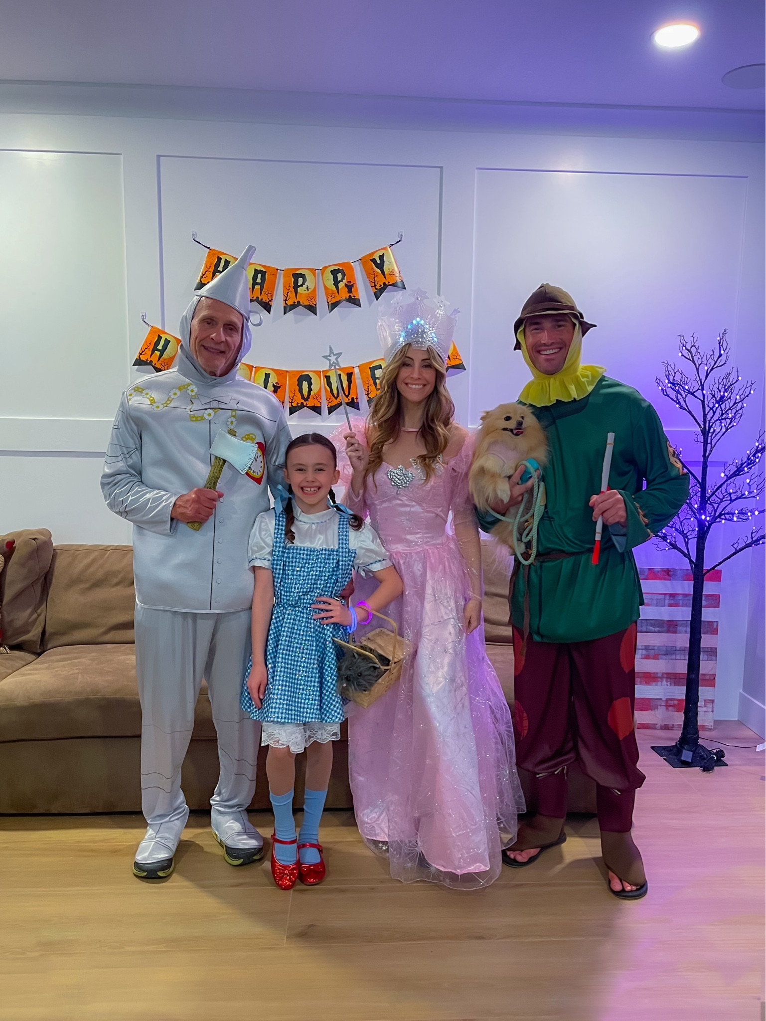 Wizard of Oz family costumes 🎃

Halloween costumes. Family costumes. Halloween family costumes.

#jenniferxerin #stylewithjen #familyoutfits #halloweencostumes #familyhalloweencostumes

#LTKHalloween 

#LTKfamily #LTKfindsunder100