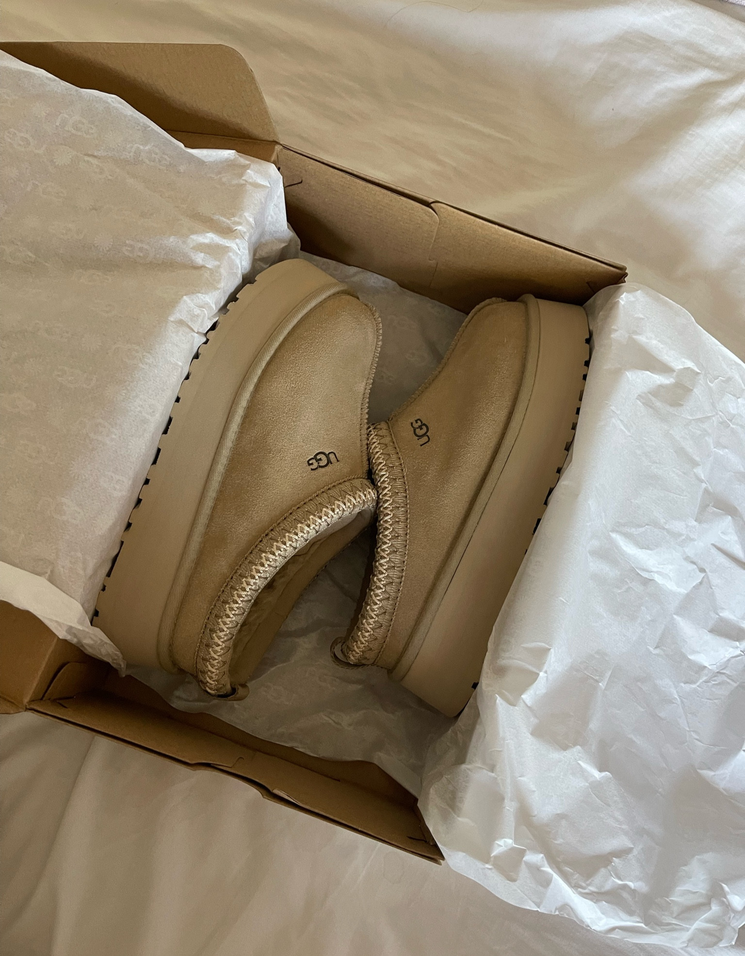 New Ugg slippers for fall 🍂☕️🫶🏼

#LTKshoecrush #LTKSeasonal