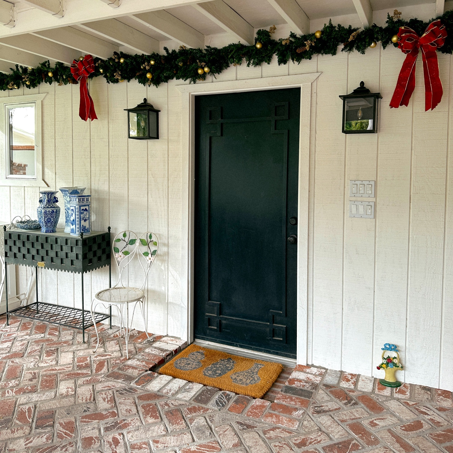 8-hour timer garland just touch it once and you’re set for the season it will go on every day at that same time you hit the button the first time! Amazon! Also comes in plain greenery. 

#LTKfindsunder100 #LTKfindsunder50 #LTKHoliday