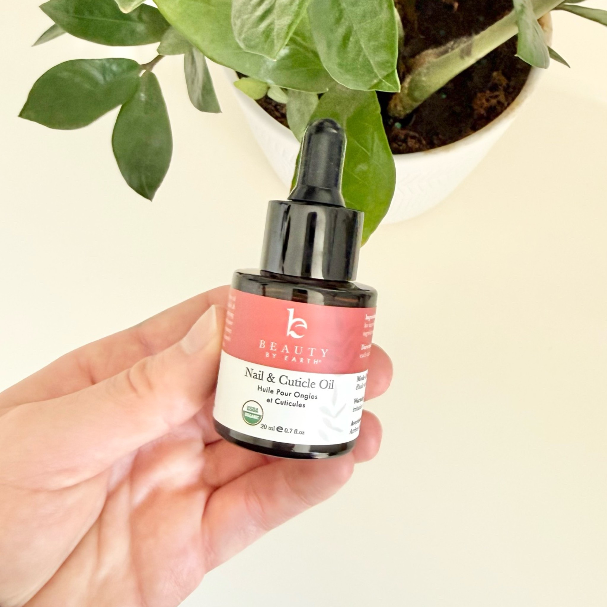 @beautybyearth 
Organic Nail & Cuticle Oil
$16.99

#LTKBeauty