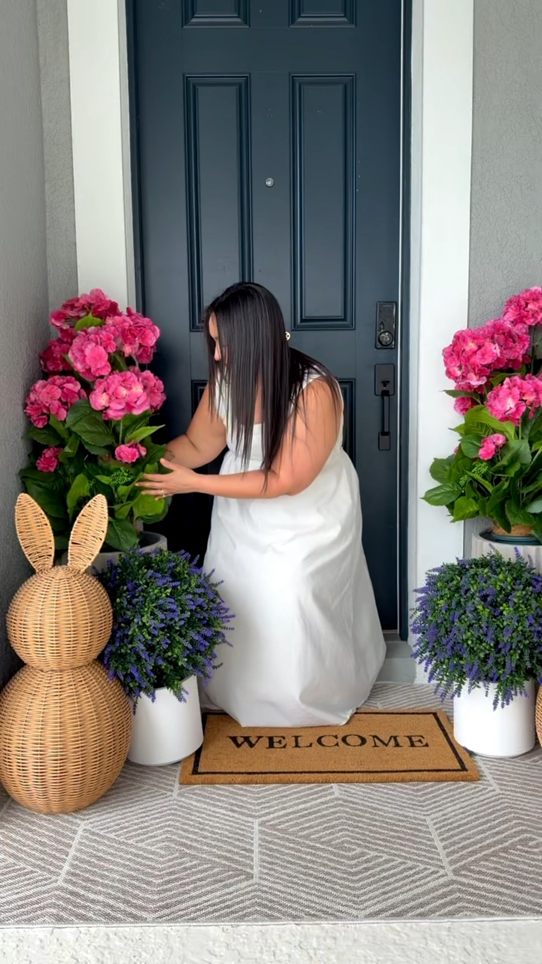 Beautiful spring outdoor decor 🌷



Home
Home decor
Spring decor
Faux florals
Outdoor faux florals and wreath 
Spring entrance
Spring porch
Realistic flowers
Boxwood flowers 



#LTKHome #LTKSaleAlert