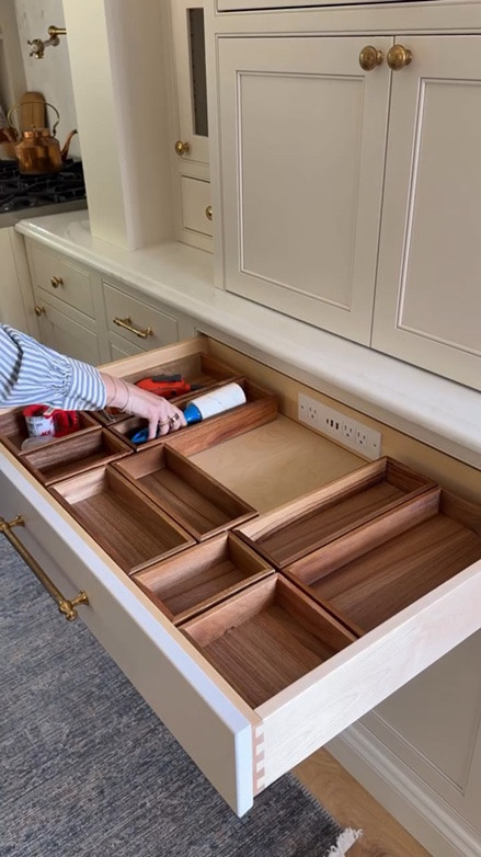 There’s something about an organized drawer in the heart of the home that makes everyday life feel just a little calmer. We reworked ours to keep the essentials within easy reach, while finally making room for our hidden charging station that keeps the counters feeling clean and collected.

These drawer organizers from @neatmethod are as functional as they are beautiful, with endless sizing options to truly customize your space, plus grips underneath so everything actually stays put.

Best part? Their entire site is currently 15% off. Comment SHOP and I’ll send you all the links! Thank you to the Neat Method team for these pieces!

#drawerorganizer #traditionalhome #kitchenorganization #homeorganizing #drawerorganization
