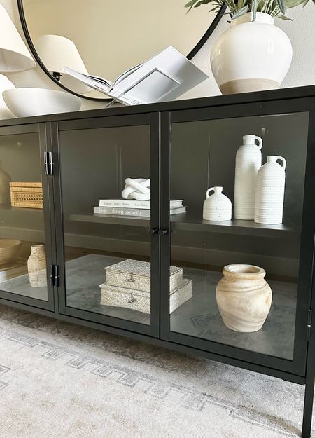 Cabinet shelf decor!

Home decor, shelf decor, shelf styling, entryway, entryway ideas, home design, home decorating, interior design

#LTKhome #LTKfindsunder50