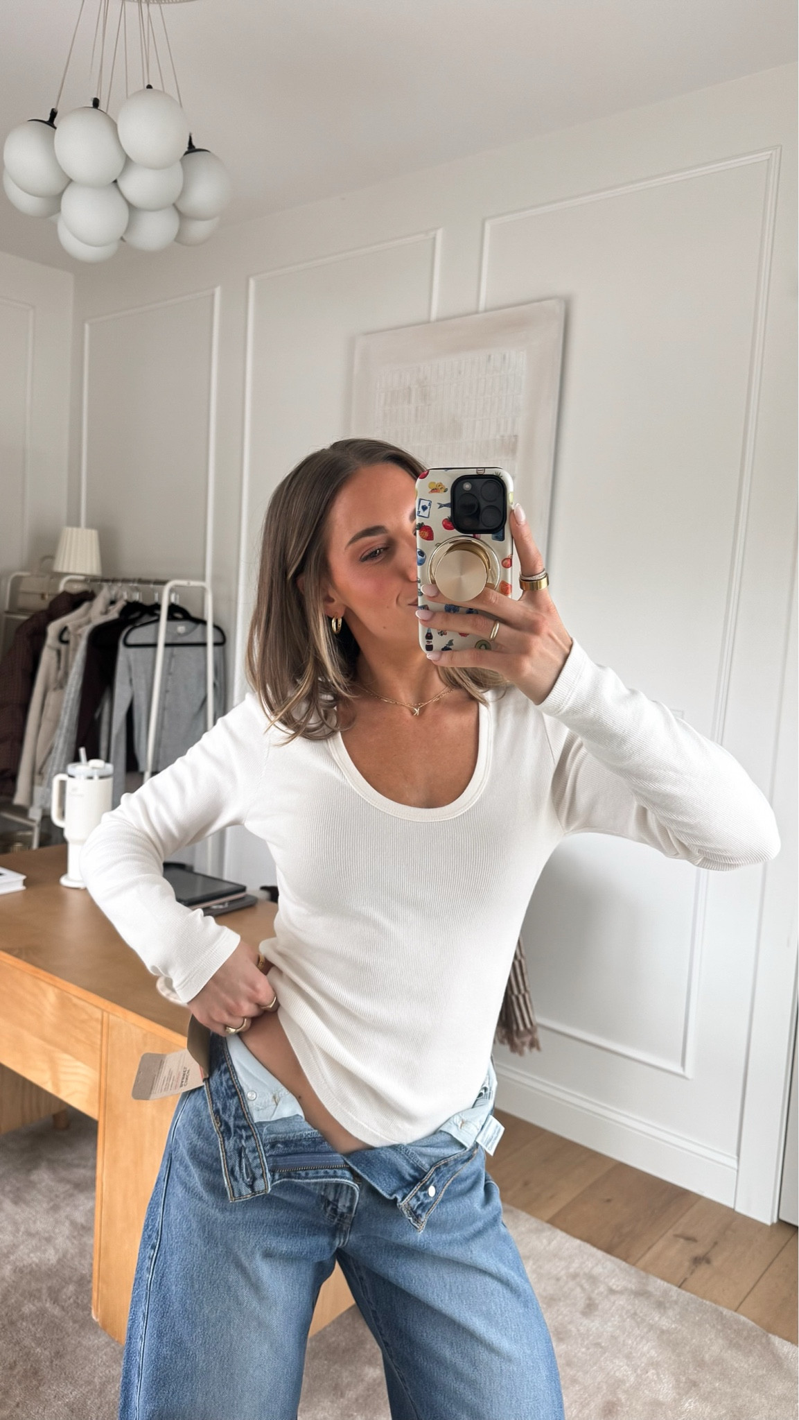 Having a few basic shirts in your closet is a must! Target has some super stretchy comfy shirts right now 😍

A great option as a gift for a teenager!! 
Everyone needs a staple like this! 

runs TTS + I am wearing XS 

#falloutfitinspo #barreljeans #targethaul #targetfashion #basictee #wardrobebasics