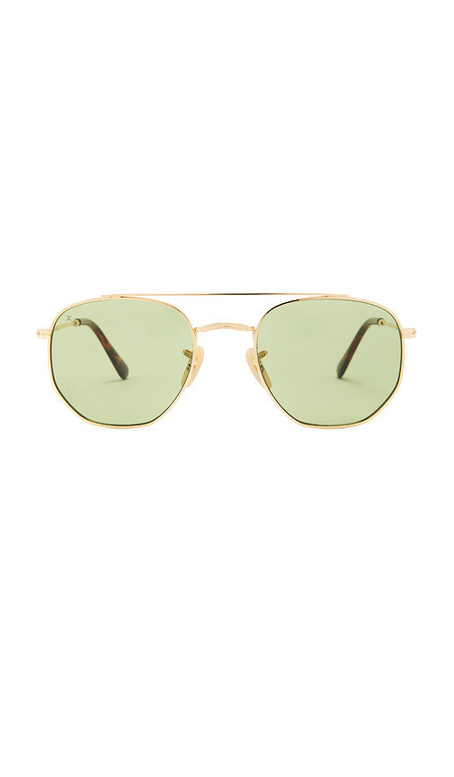 Decade Eyewear Jones Aviator Sunglasses in Metallic Gold. | Revolve Clothing (Global)